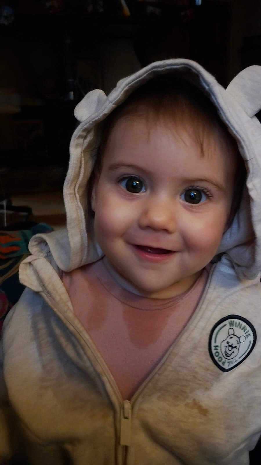 Cléorose a rejoint le concours — aidez-le/la à gagner de superbes lots ! toddler, child, smile, hoodie, face, eyes, baby, clothing, indoor, portrait, cute, young_child, cozy, zipper, hood, person, happy, apparel, baby_face, warm_lighting