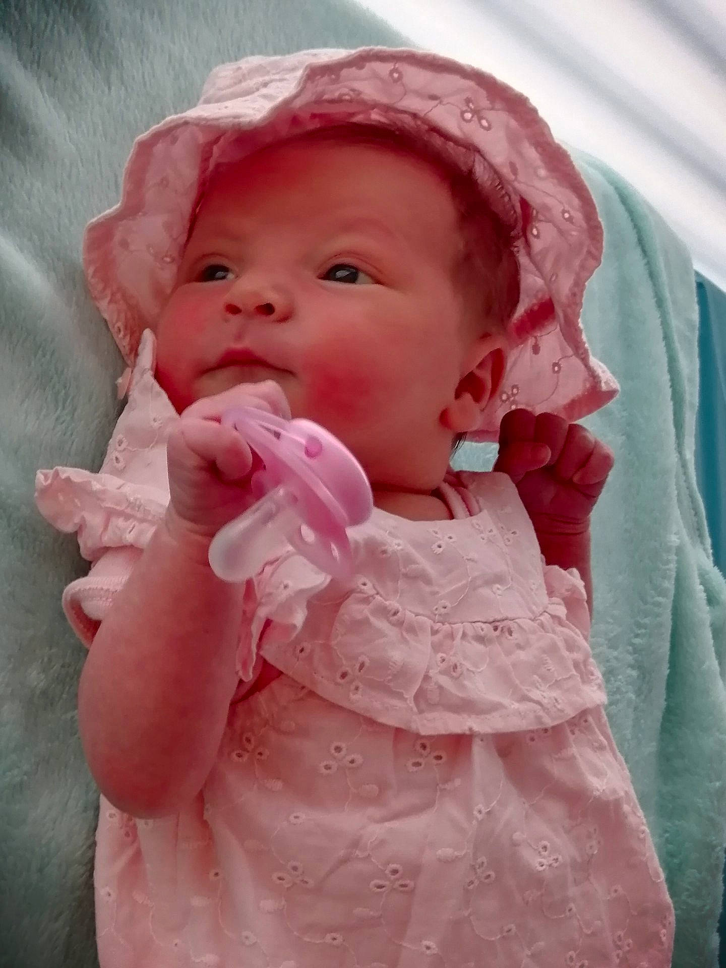 Nahya a rejoint le concours — aidez-le/la à gagner de superbes lots ! baby, cheek, child, lip, mouth, nose, person, pink, skin, toddler