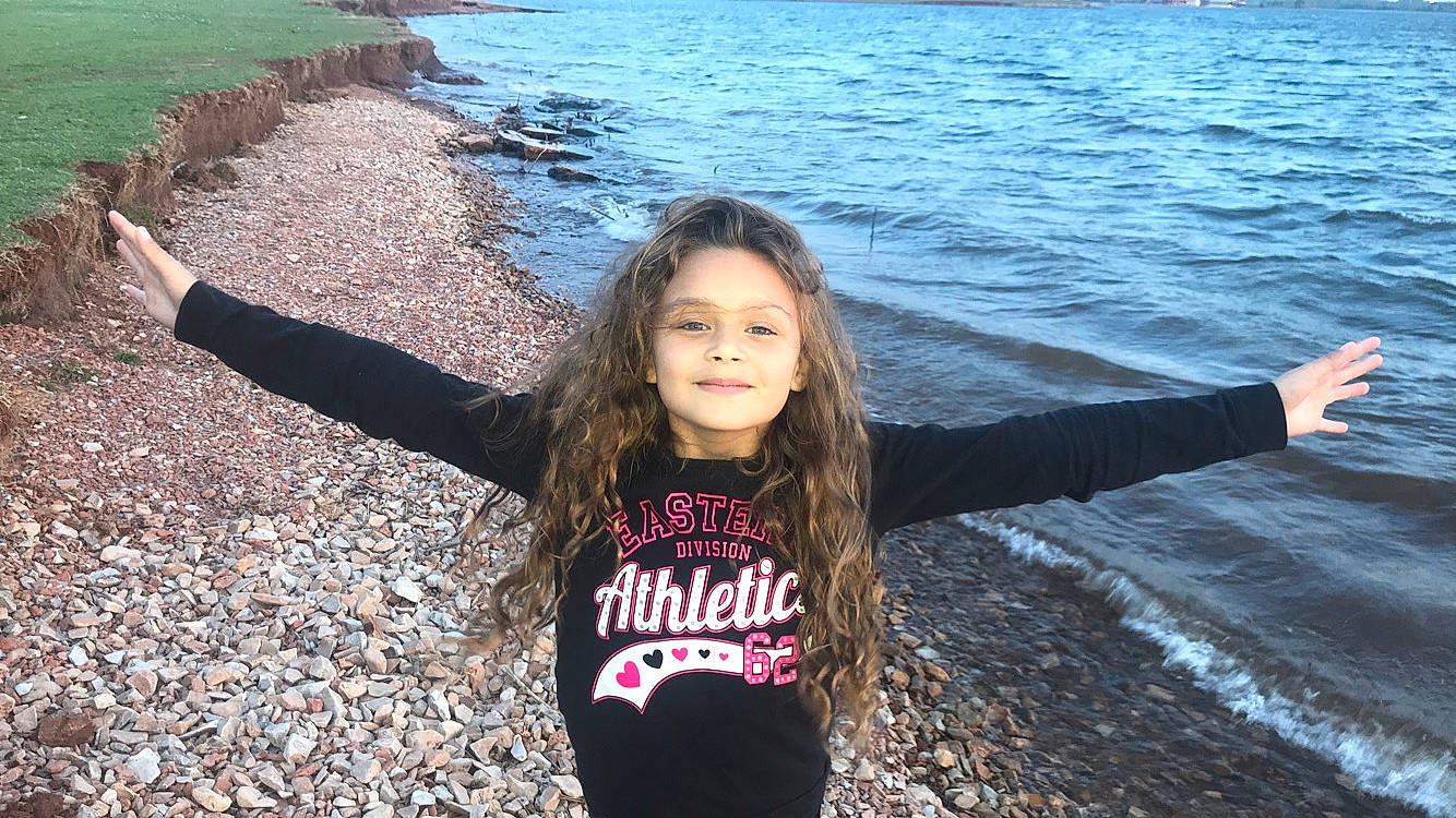 Kaylin is registered to the contest to win money with this photo: fun, happy, joy, leisure, long_hair, person, photography, smile, t_shirt, vacation