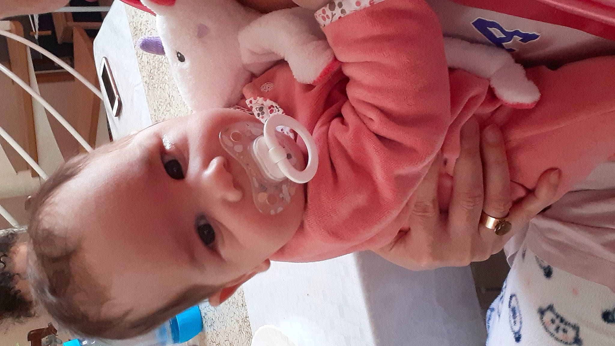 Shelsy participe au concours pour gagner de l'argent avec cette photo : baby, beauty, cheek, chest, child, eye, eyelash, finger, flesh, fun, gesture, happy, human, lip, mouth, nail, nose, person, pink, skin