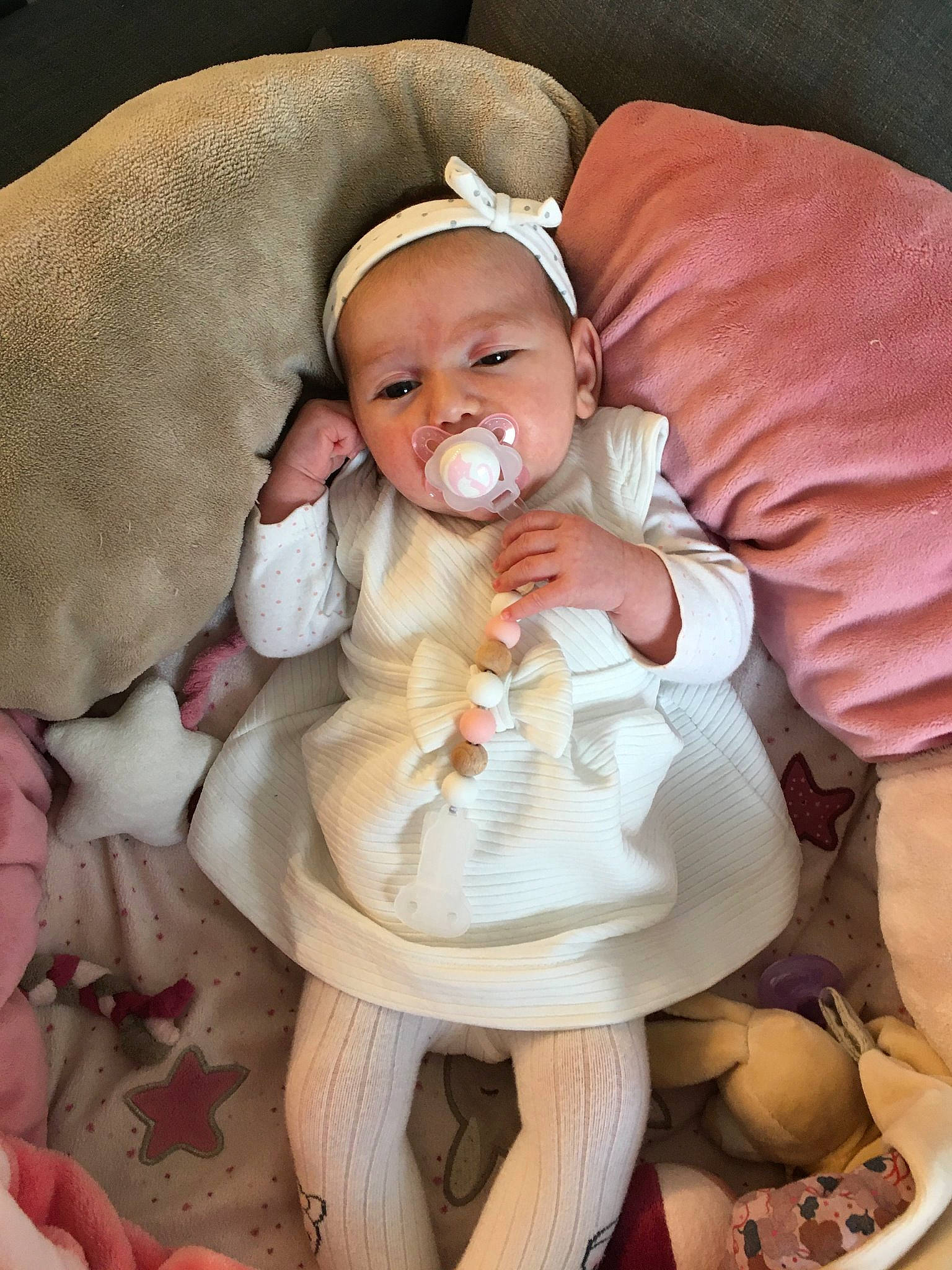 Giulia a rejoint le concours — aidez-le/la à gagner de superbes lots ! baby, child, person, toddler