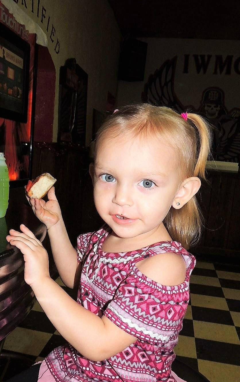 Mercy is registered to the contest to win money with this photo: beauty, brown_hair, cheek, child, ear, eye, fun, girl, hair, hairstyle, happiness, human_hair_color, infant, person, pink, skin, smile, toddler