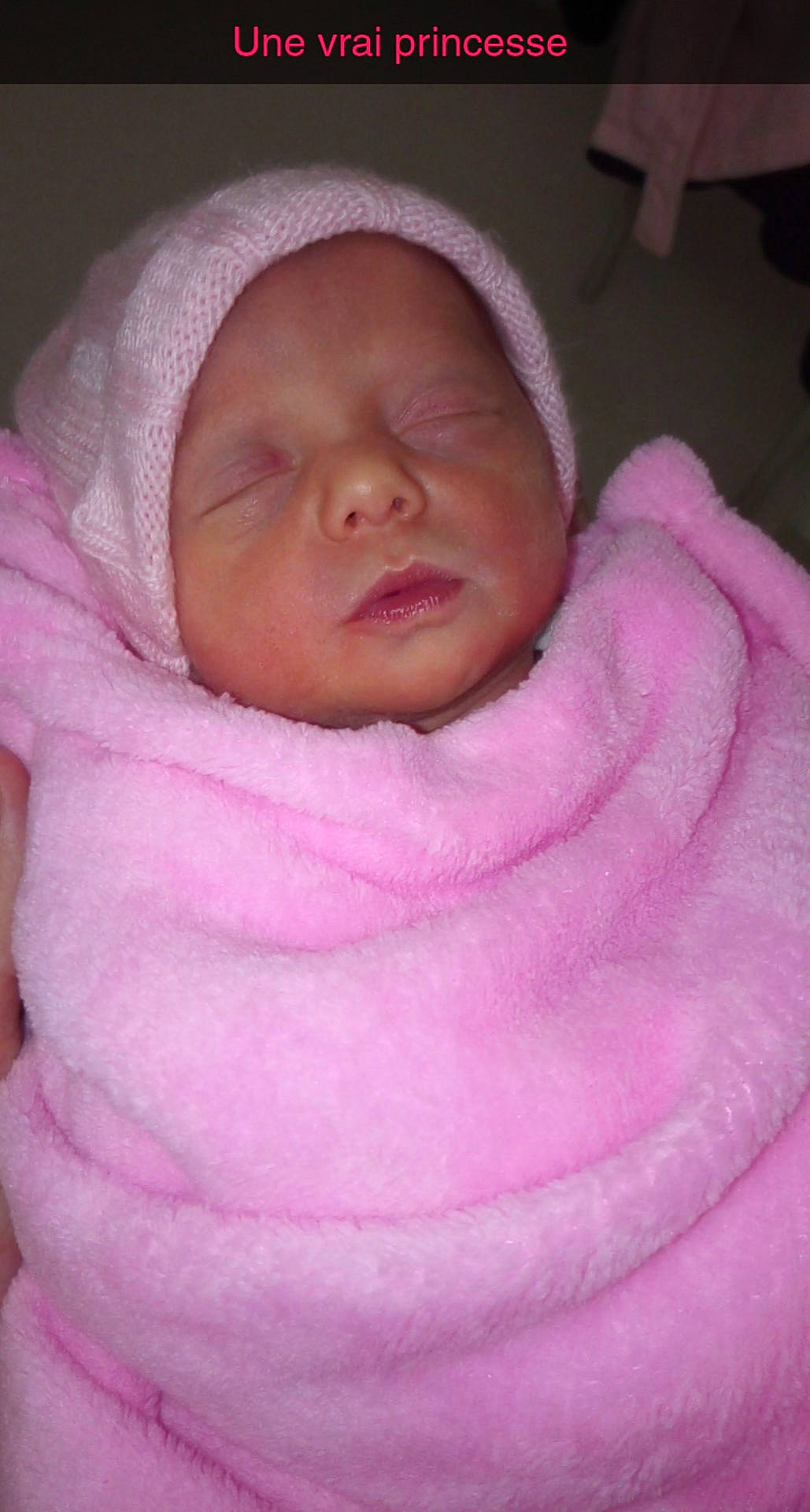 Iliana participe au concours pour gagner de l'argent avec cette photo : baby, cheek, child, face, head, linens, lip, mouth, neck, person, pink, skin, smile, textile, toddler, wool