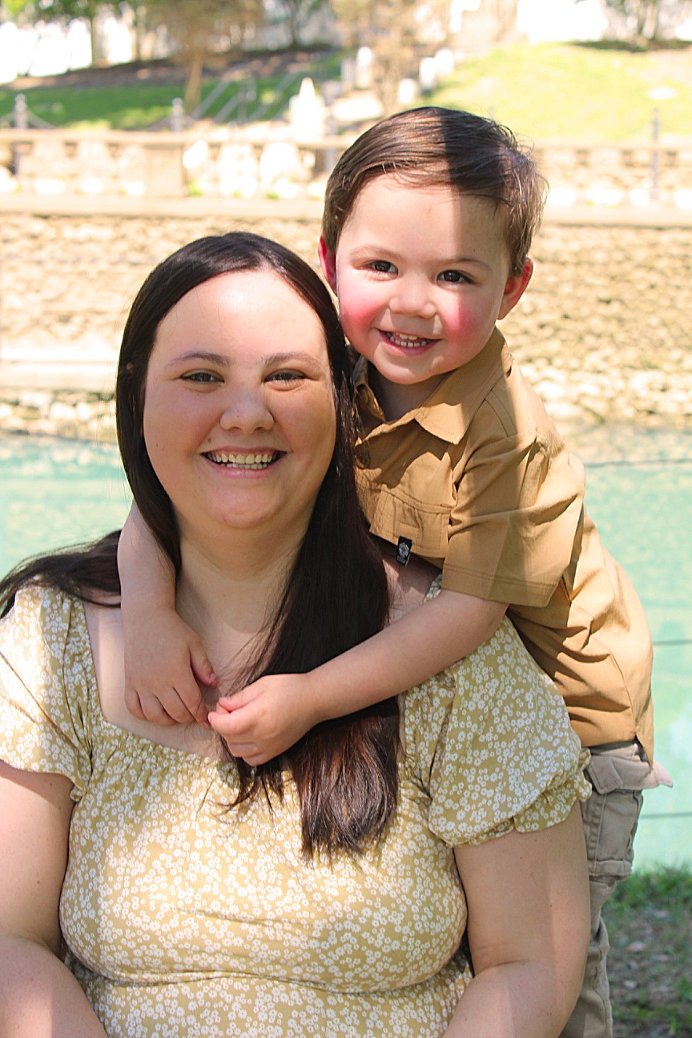 Noah is registered to the contest to win money with this photo: blond, event, eye, face, facial_expression, flash_photography, fun, gesture, grass, happy, head, iris, joy, leisure, mammal, people_in_nature, person, plant, skin, smile
