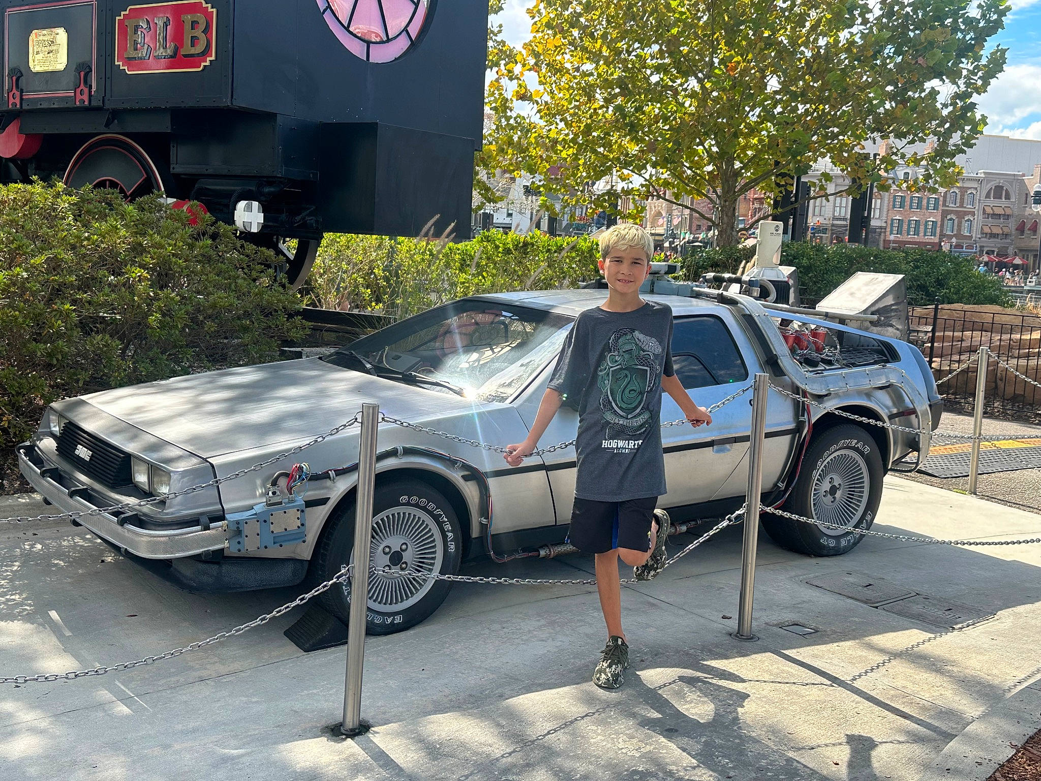 Bentley joined the competition — help win amazing prizes! alloy_wheel, asphalt, automotive_design, automotive_exterior, automotive_lighting, automotive_tire, car, fender, hood, joy, land_vehicle, mode_of_transport, motor_vehicle, person, personal_luxury_car, plant, tire, tree, vehicle, vehicle_door