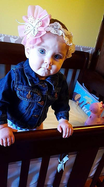 Elisabeth is registered to the contest to win money with this photo: