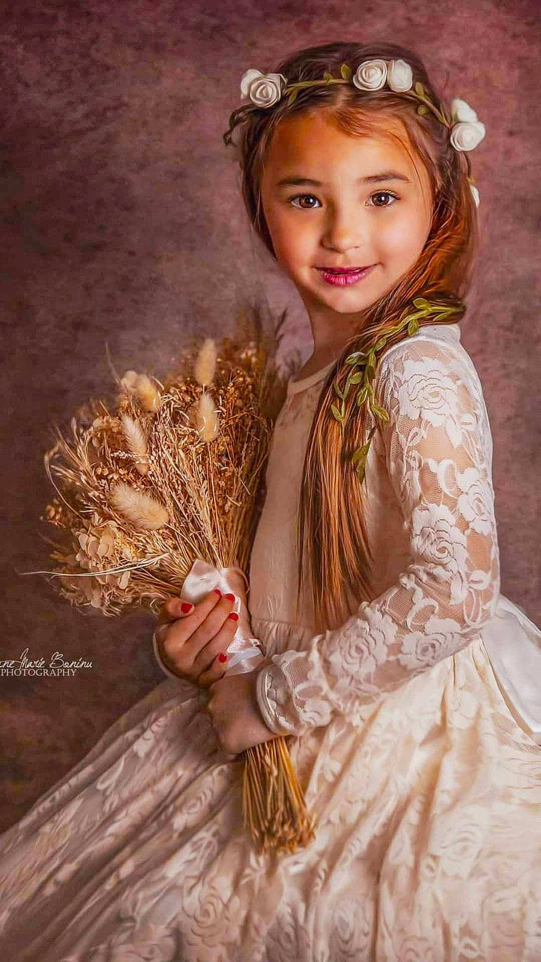 Maëlys a rejoint le concours — aidez-le/la à gagner de superbes lots ! bridal_accessory, clothing, dress, embellishment, eye, fashion_design, flash_photography, formal_wear, gown, hand, happy, headpiece, iris, jewellery, joy, long_hair, people_in_nature, person, skin, smile