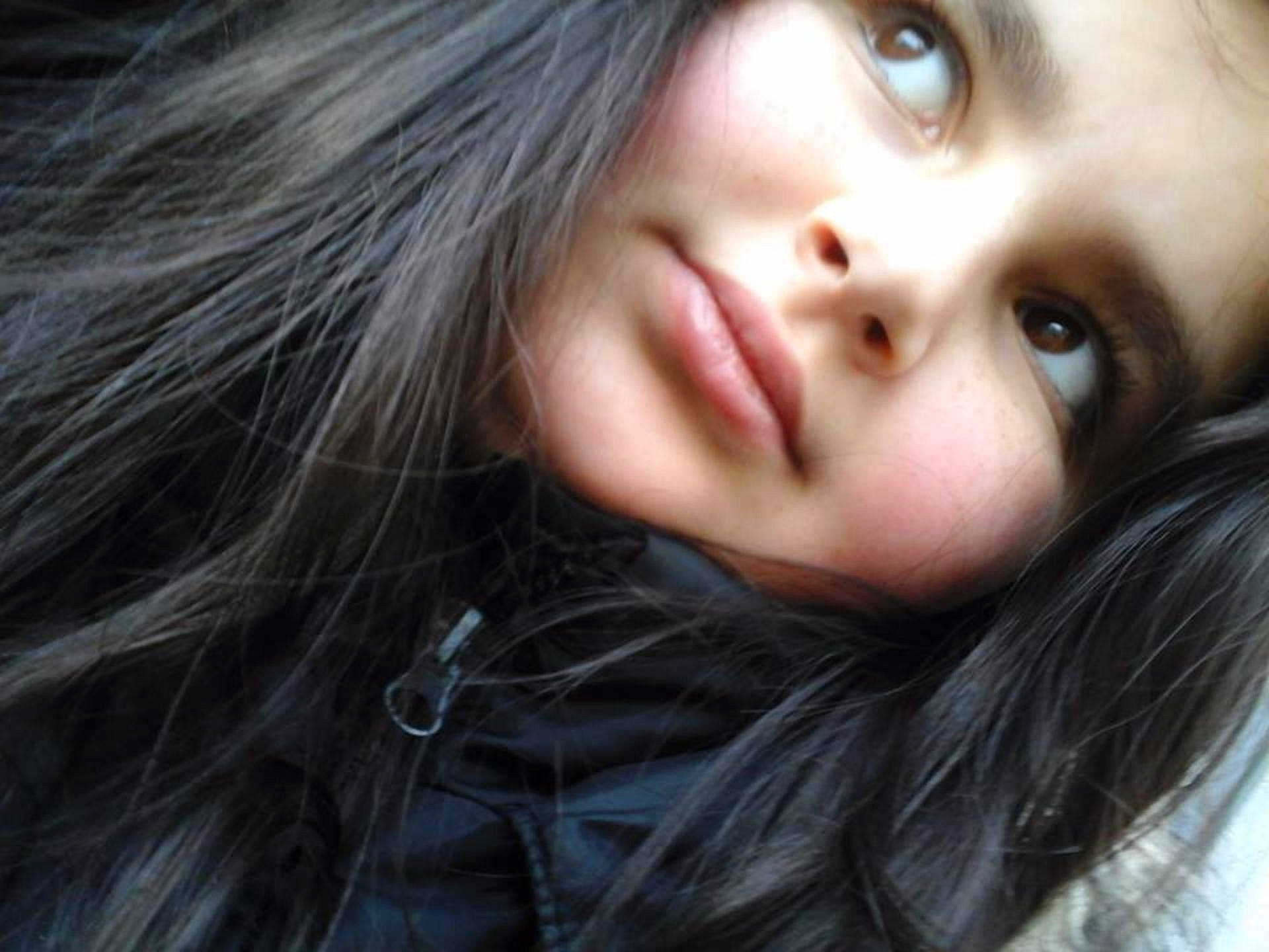 Sibel participe au concours pour gagner de l'argent avec cette photo : beauty, black_hair, blond, brown_hair, close_up, eye, face, facial_expression, girl, hair, hairstyle, head, long_hair, mouth, nose, organ, person, photography, portrait, skin