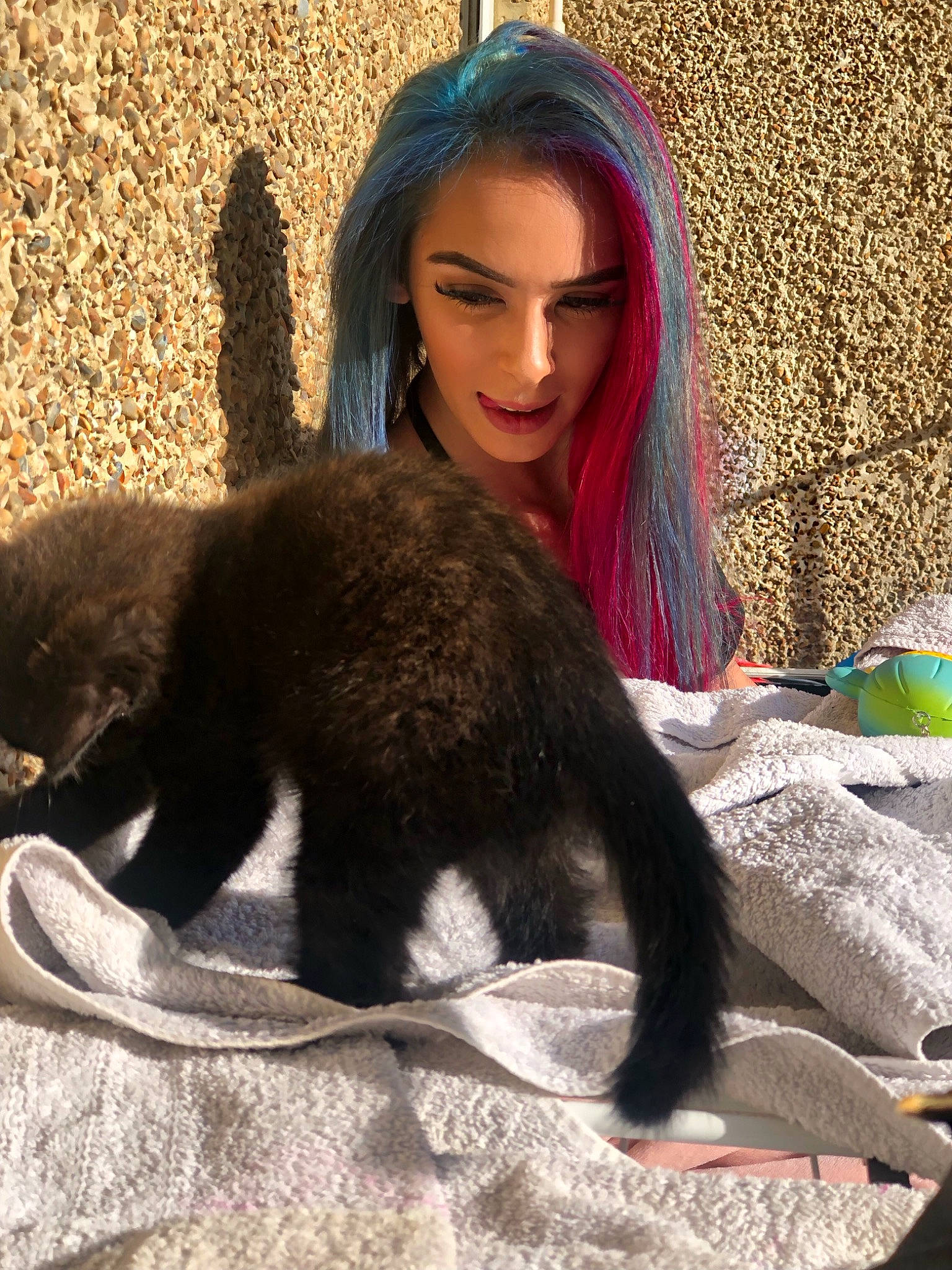 Bugzy is registered to the contest to win money with this photo: claw, felidae, fur, long_hair, person, tail