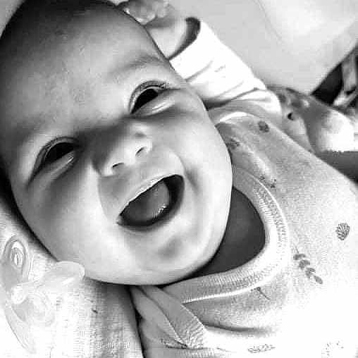 Rachel a rejoint le concours — aidez-le/la à gagner de superbes lots ! baby, cheek, chin, comfort, eye, eyebrow, face, facial_expression, flash_photography, gesture, happy, head, iris, jaw, lip, mouth, nose, skin, smile, tooth