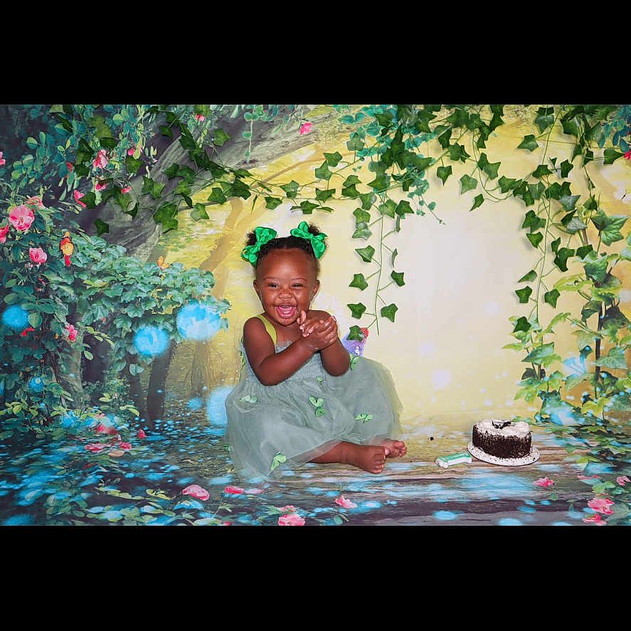 Amaria is registered to the contest to win money with this photo: art, baby, bodypart, face, finger, flower, hand, head, herbal, leaf, outdoors, painting, person, photography, plant, portrait, pottedplant, tree, vegetation, water