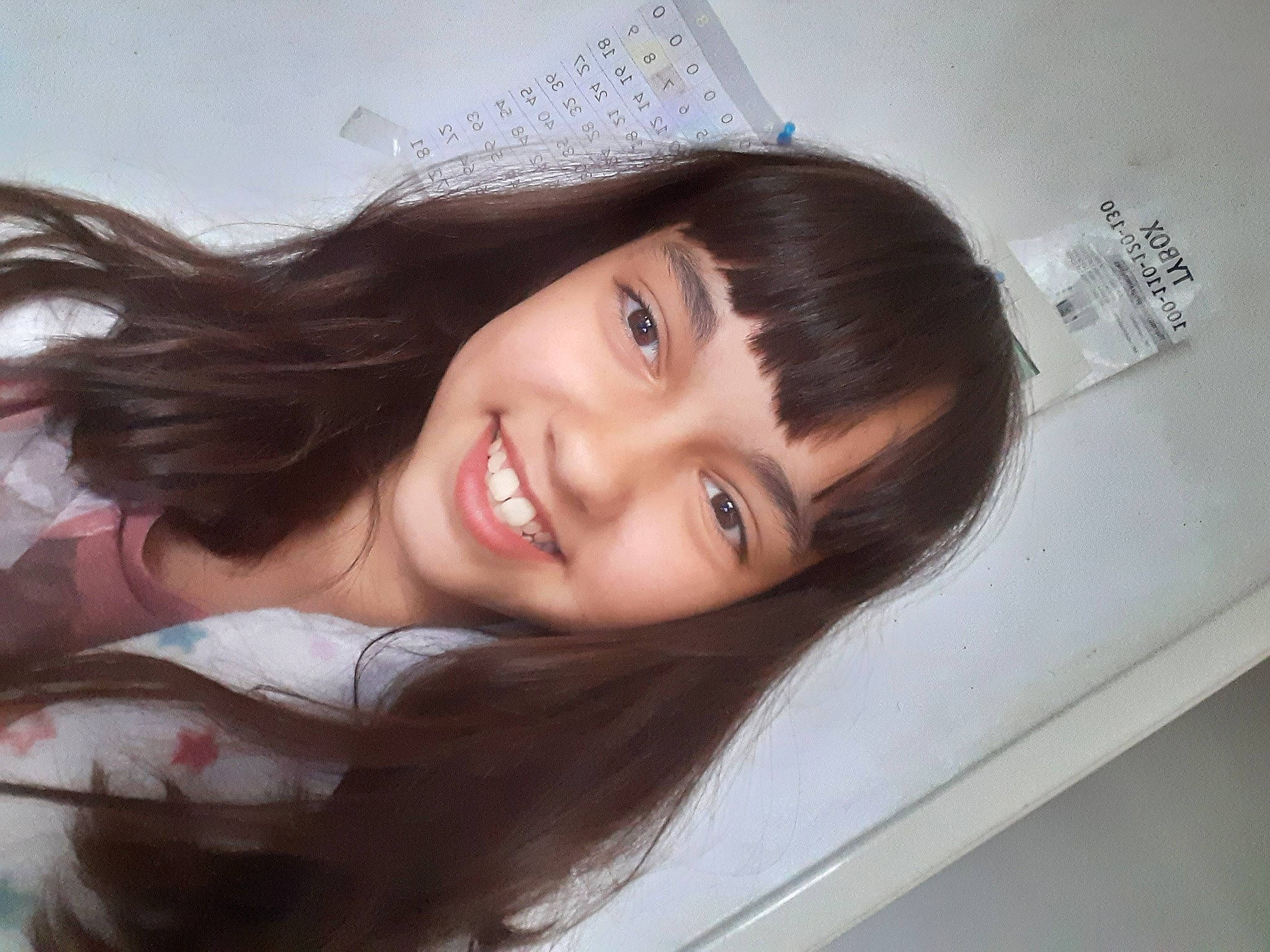 Lea a rejoint le concours — aidez-le/la à gagner de superbes lots ! bangs, beauty, black_hair, brown_hair, chin, eye, eyebrow, face, forehead, gravure_idol, hair, hairstyle, headgear, hime_cut, japanese_idol, joy, lip, long_hair, person, selfie