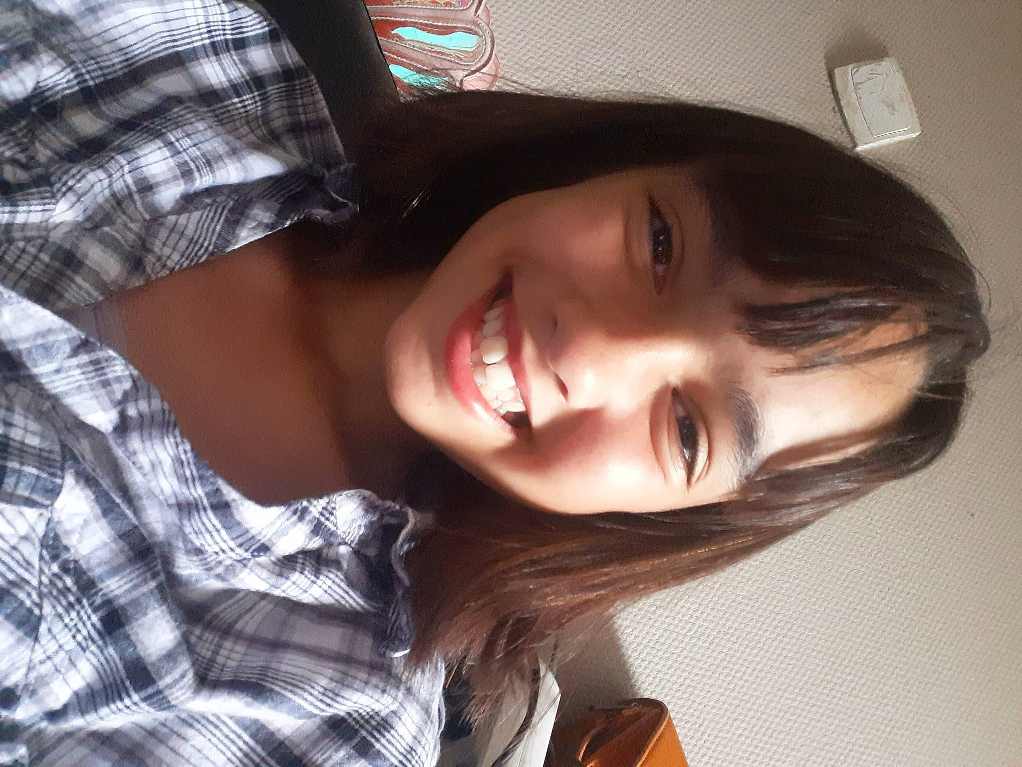 Lea participe au concours pour gagner de l'argent avec cette photo : beauty, black_hair, cheek, chin, cool, design, eye, eyebrow, face, facial_expression, forehead, hair, happy, head, joy, lip, mouth, nose, person, selfie