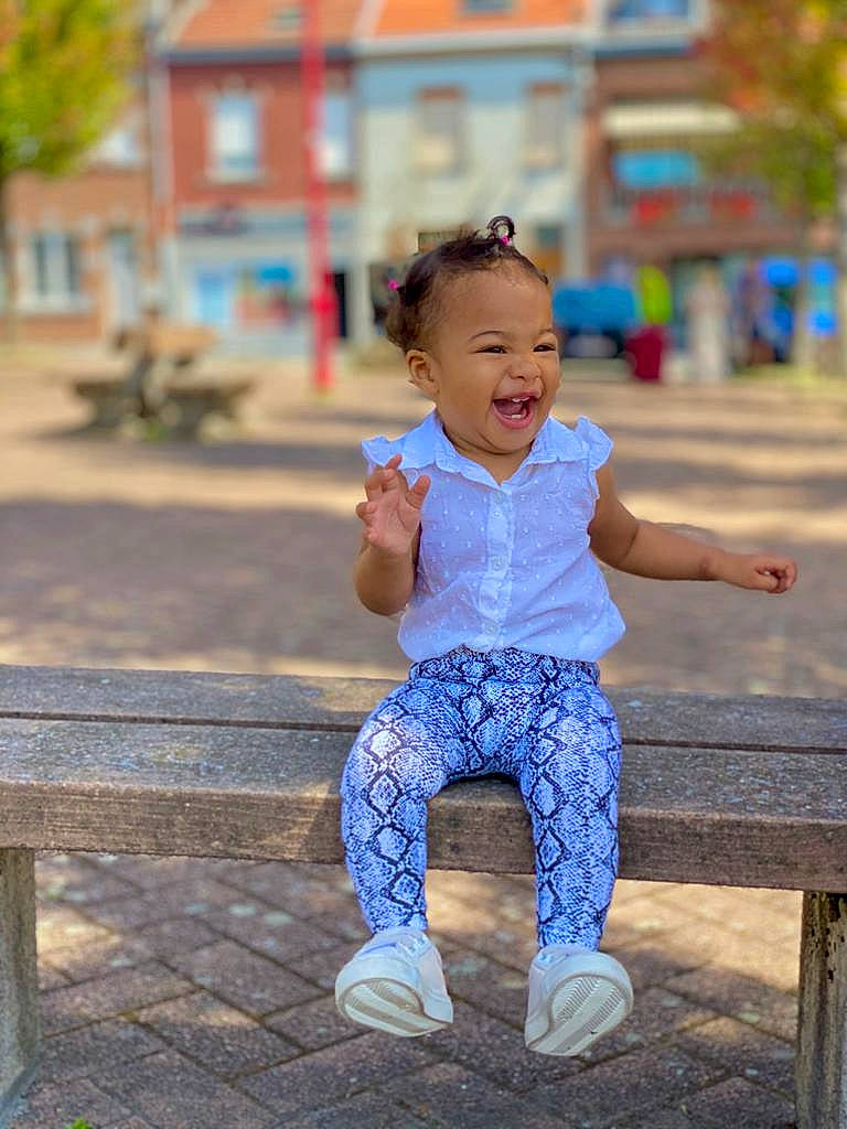Nadia participe au concours pour gagner de l'argent avec cette photo : baby, baby_toddler_clothing, beauty, blue, child, denim, happy, jeans, leisure, people, person, photograph, photography, portrait_photography, shoe, sitting, smile, snapshot, standing, toddler