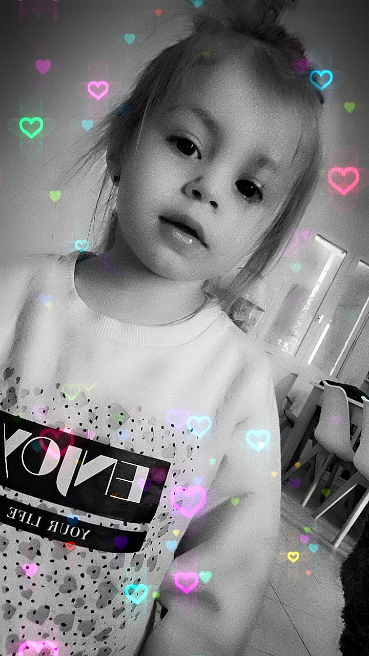 Alessa a rejoint le concours — aidez-le/la à gagner de superbes lots ! black, cheek, eye, eyelash, face, facial_expression, fashion, flash_photography, hair, hairstyle, happy, head, lip, organ, person, photograph, product, skin, sleeve, style