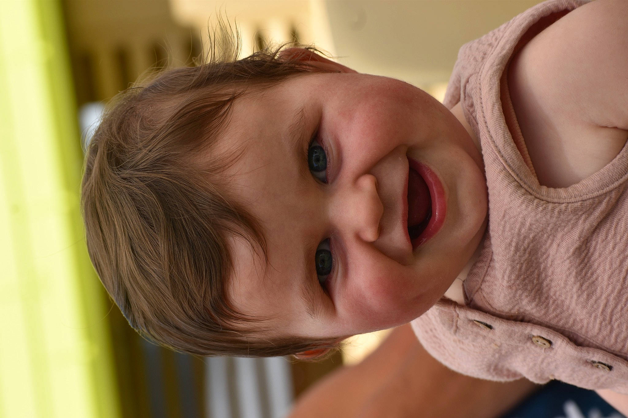 Léana participe au concours pour gagner de l'argent avec cette photo : arm, cheek, chin, dress, ear, eye, eyebrow, eyelash, face, forehead, lip, mouth, neck, nose, person, plant, shoulder, skin, smile, vertebrate