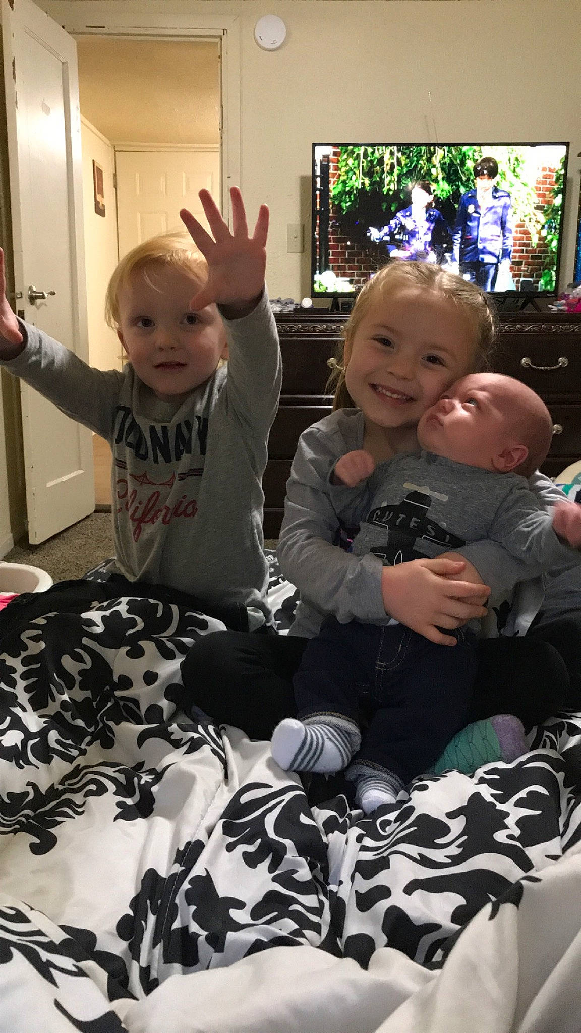 Kaysyn is registered to the contest to win money with this photo: baby, child, fun, joy, person, play, sitting, toddler