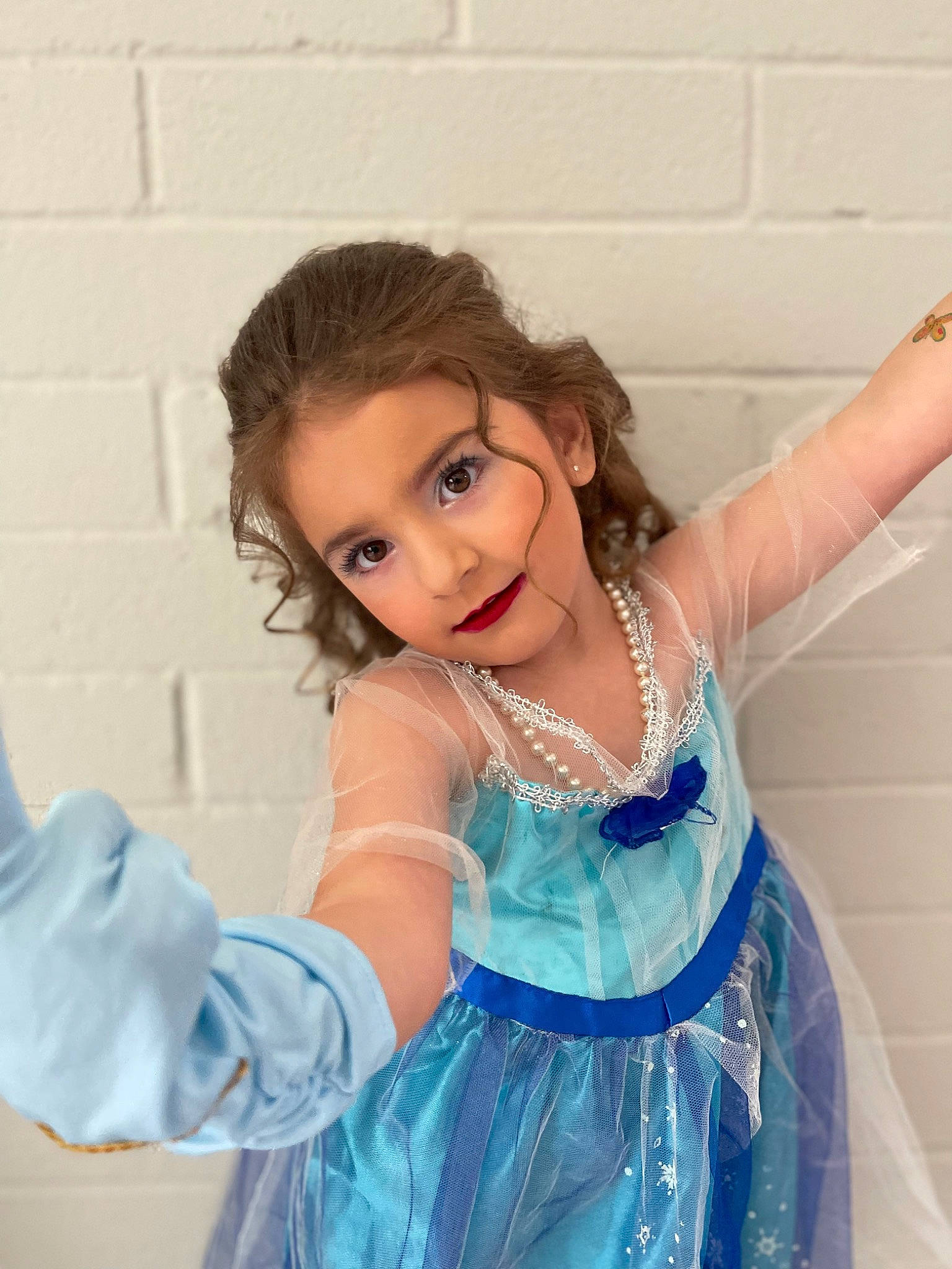 Kianna joined the competition — help win amazing prizes! azure, day_dress, embellishment, eye, eyelash, fashion_design, gesture, hair, hairstyle, happy, head, iris, joint, makeover, person, pink, shoulder, skin, smile, waist