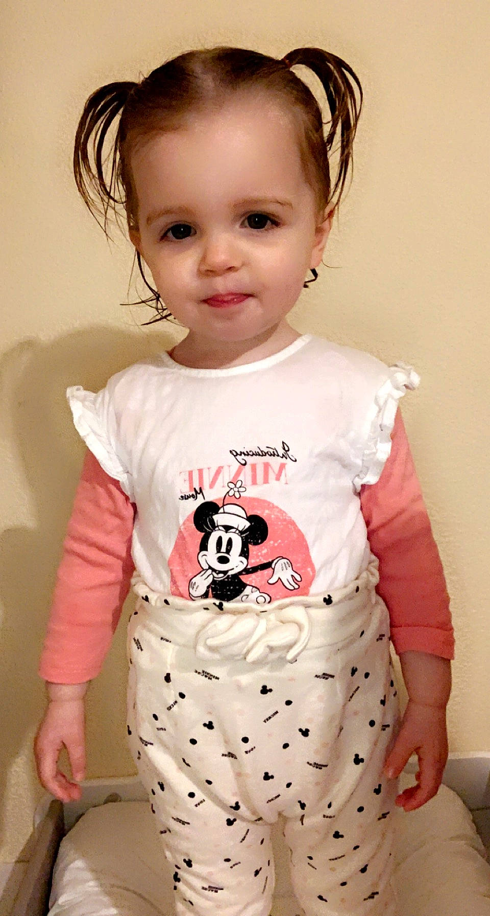 élia participe au concours pour gagner de l'argent avec cette photo : baby_toddler_clothing, cheek, child, cool, eyelash, face, fashion, hair, happy, head, iris, lip, neck, organ, person, pink, shoulder, sleeve, t_shirt, toddler