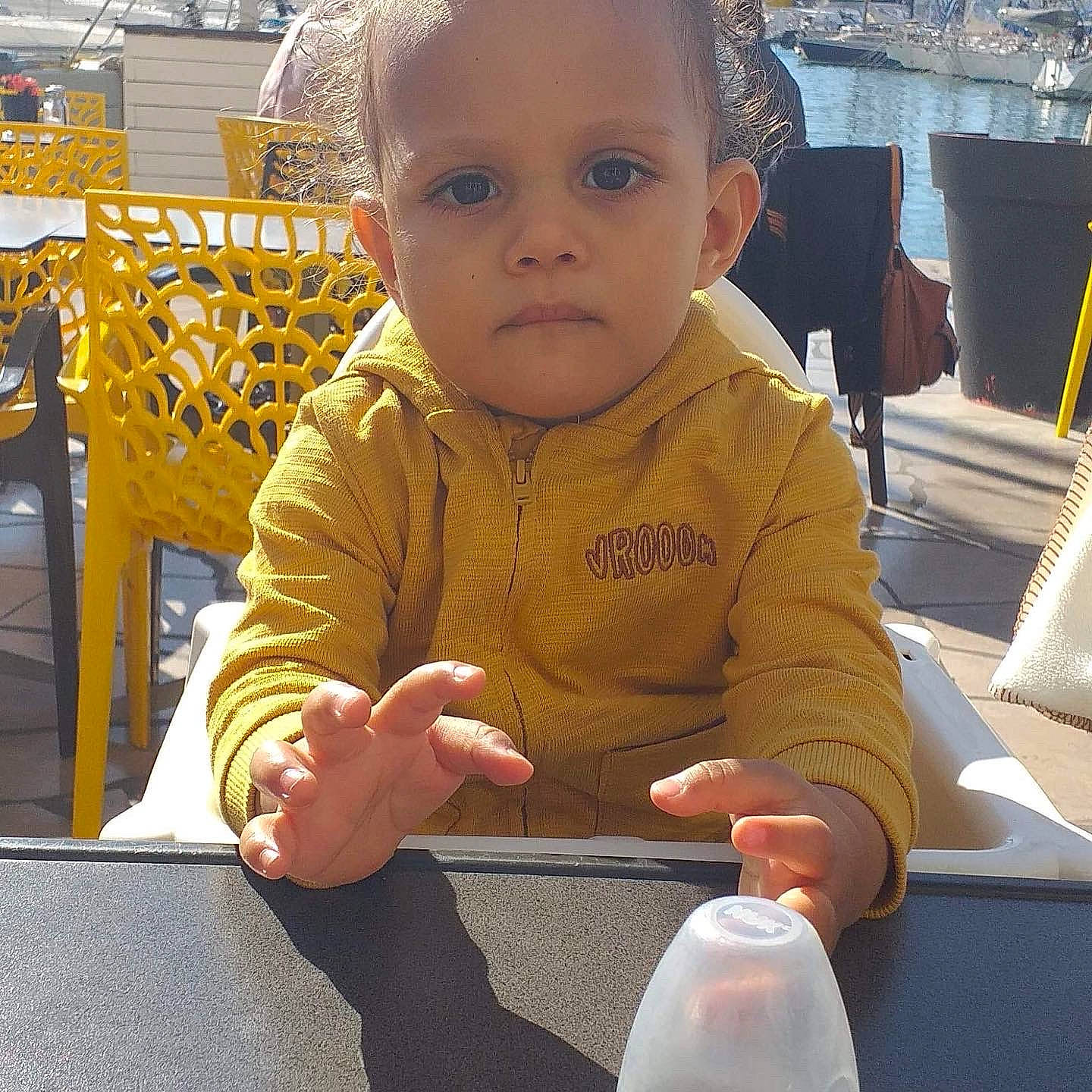 Lucas participe au concours pour gagner de l'argent avec cette photo : baby, baby_toddler_clothing, chair, cheek, child, comfort, eye, flooring, fun, happy, leisure, lip, nose, person, sitting, skin, sleeve, snapshot, thumb, toddler