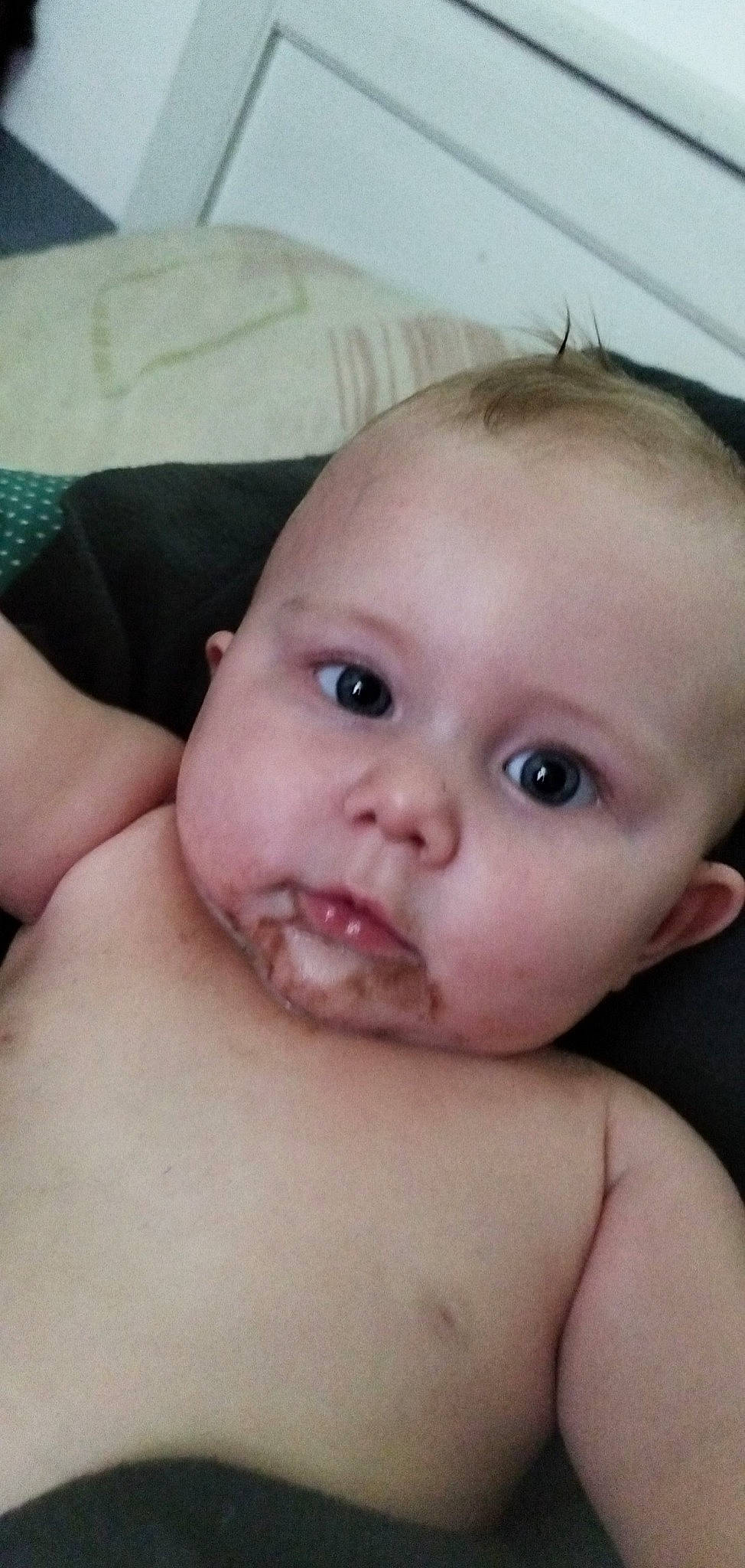 Jacob participe au concours pour gagner de l'argent avec cette photo : baby, cheek, chest, child, ear, eye, eyebrow, eyelash, forehead, happy, human_body, iris, jaw, lip, mouth, neck, nose, person, skin, throat