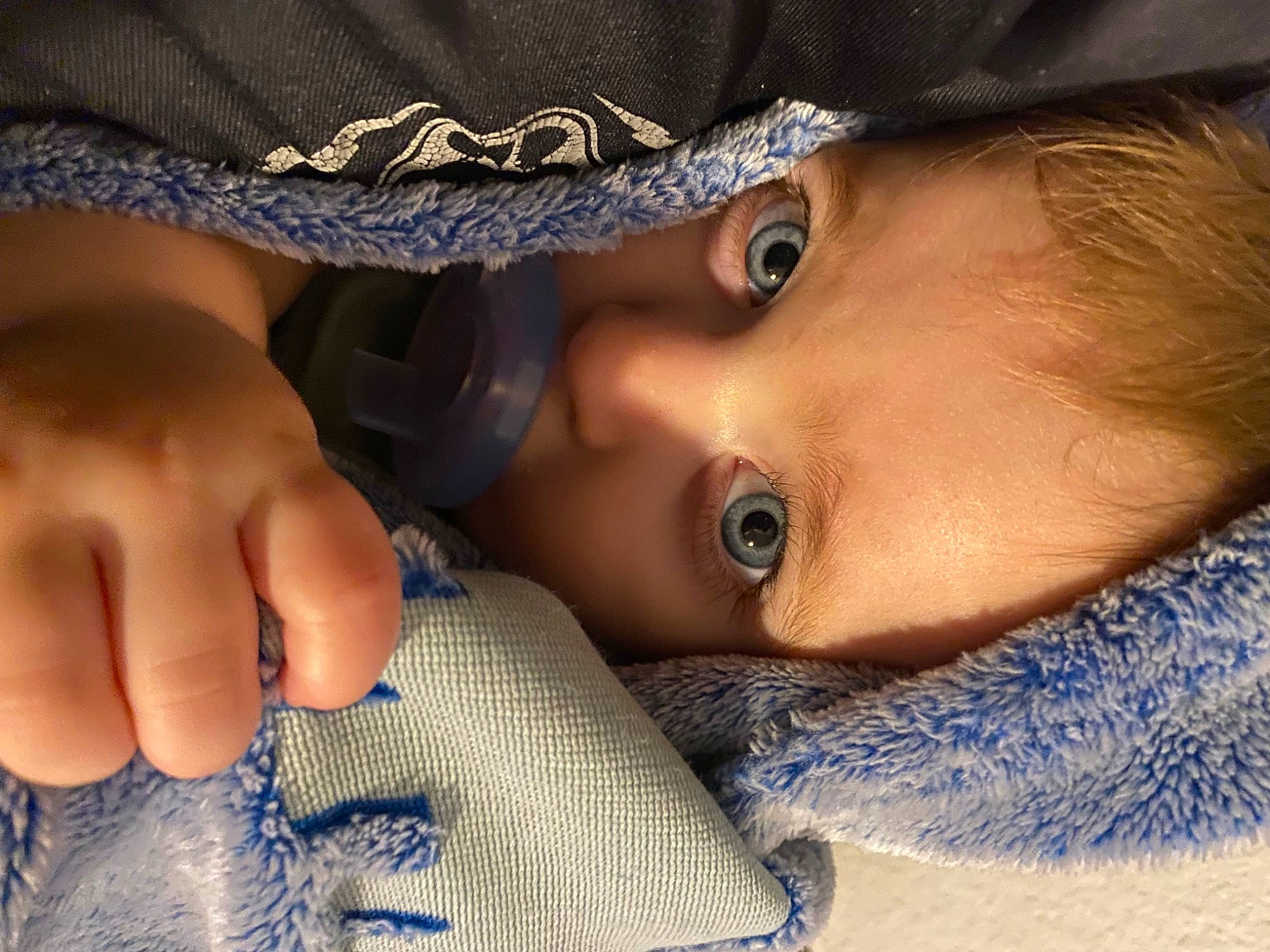 Levi is registered to the contest to win money with this photo: cheek, child, chin, comfort, electric_blue, eye, eyebrow, eyelash, finger, flash_photography, gesture, happy, iris, lip, mouth, neck, nose, person, skin, toddler