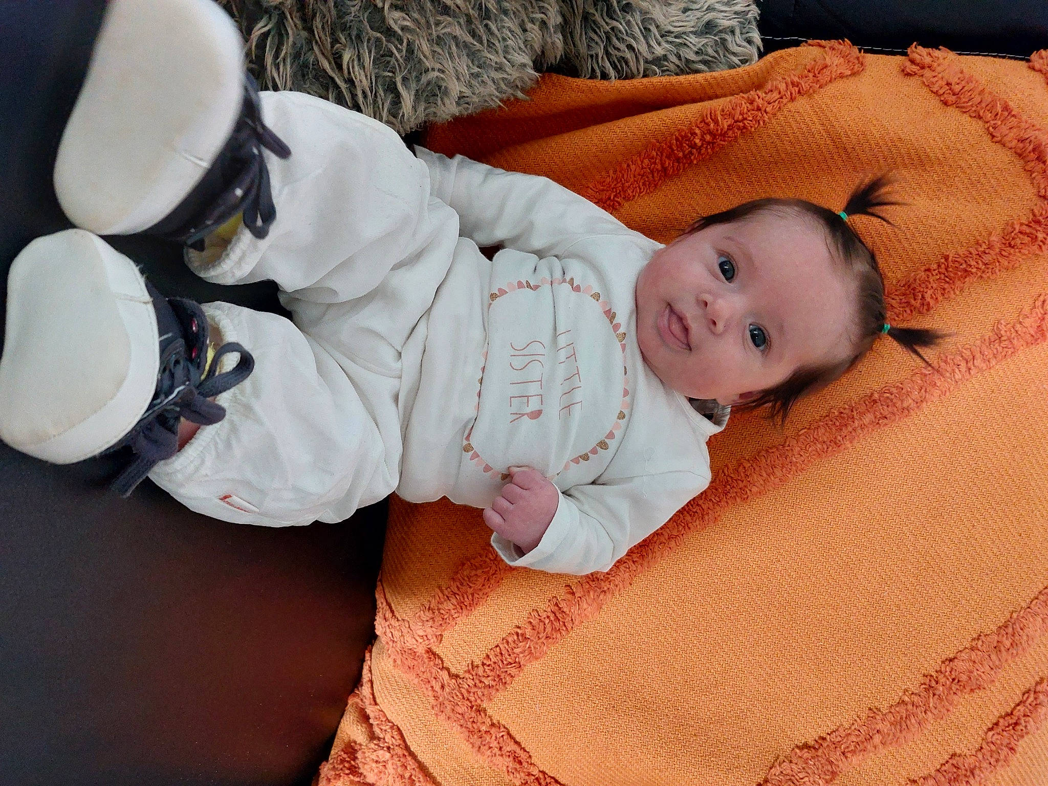 Maëly a rejoint le concours — aidez-le/la à gagner de superbes lots ! baby, baby_products, baby_sleeping, baby_toddler_clothing, bedtime, cheek, child, comfort, hand, head, human_body, linens, person, personal_protective_equipment, room, sitting, sleep, sleeve, toddler, tree