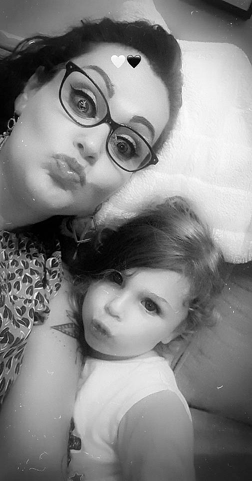 Marilou a rejoint le concours — aidez-le/la à gagner de superbes lots ! black, cheek, chin, eye, eyebrow, eyelash, eyewear, face, flash_photography, glasses, hairstyle, human, lip, mouth, nose, organ, person, photograph, skin, vision_care