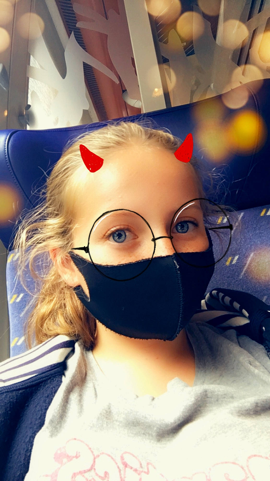 Maëlys participe au concours pour gagner de l'argent avec cette photo : animation, art, cool, eyewear, glasses, illustration, nose, person, photography, selfie