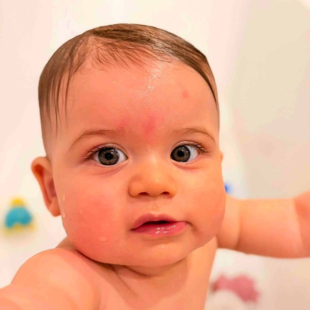 Nino participe au concours pour gagner de l'argent avec cette photo : baby, face, head, person, photography, portrait, skin, sweating