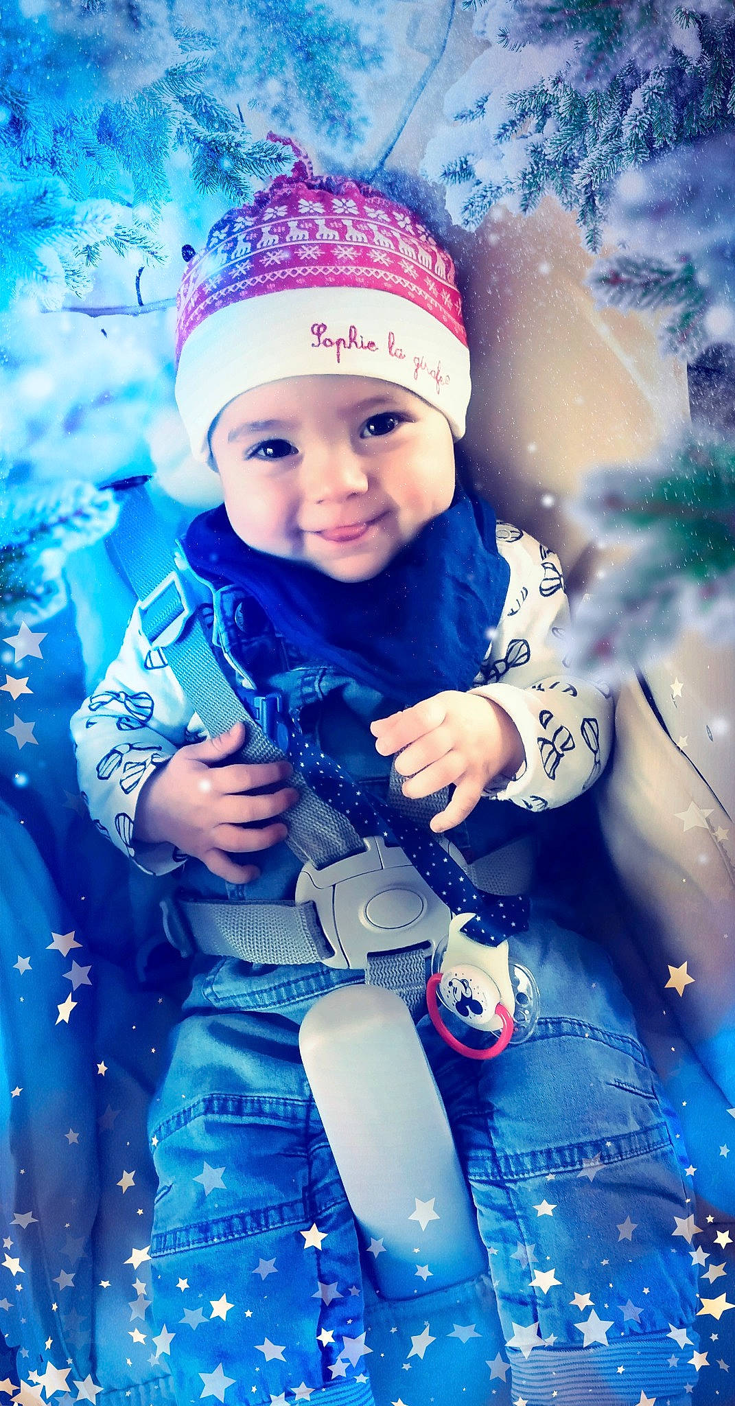 Hugo participe au concours pour gagner de l'argent avec cette photo : azure, baby, baby_toddler_clothing, beauty, blue, cap, child, cloud, cool, electric_blue, eye, flash_photography, fun, happy, headgear, headwear, joy, light, person, photograph