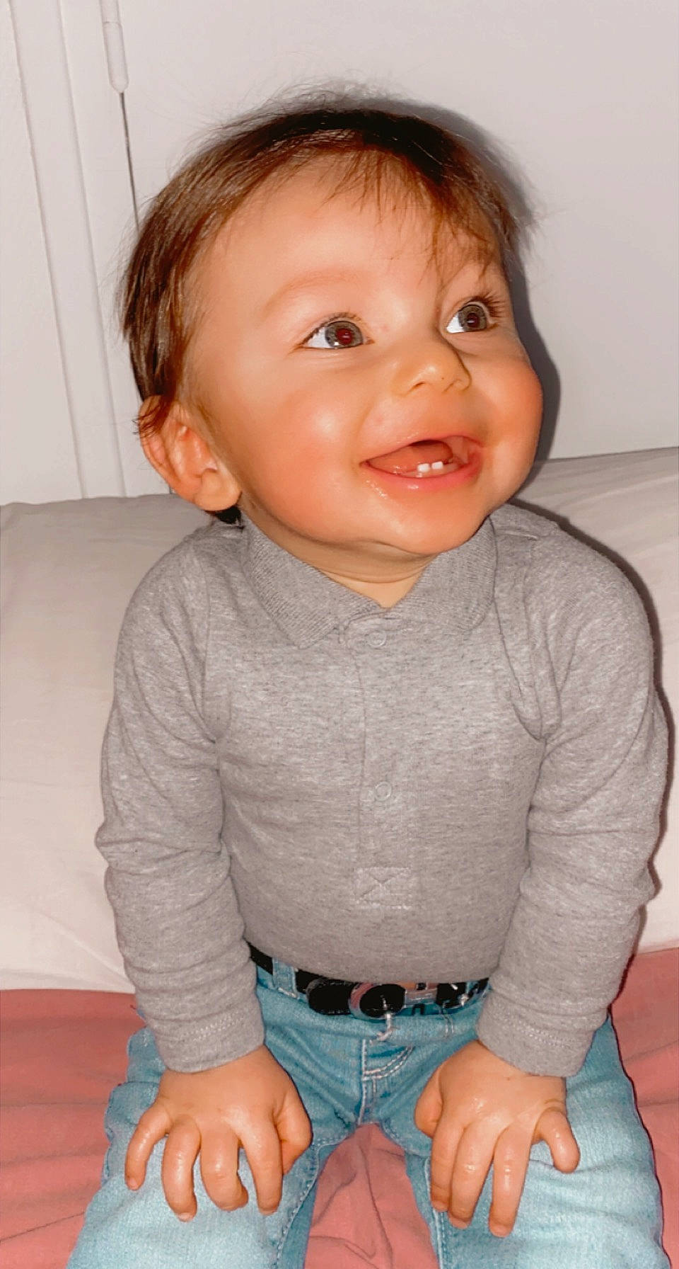 Dieydi a rejoint le concours — aidez-le/la à gagner de superbes lots ! arm, baby, baby_toddler_clothing, cheek, clothing, eye, face, finger, head, human_body, iris, joint, lip, mouth, neck, nose, person, skin, sleeve, smile