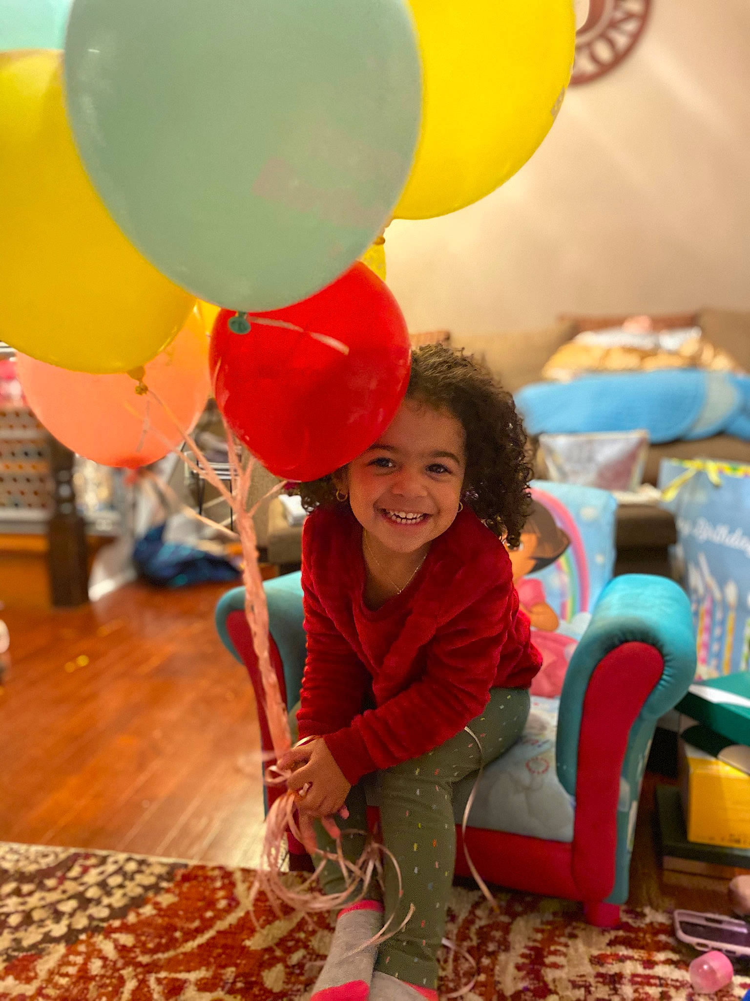 Karoline is registered to the contest to win money with this photo: balloon, child, event, fun, happy, joy, laugh, leisure, magenta, party, party_supply, people, person, photograph, recreation, room, smile, snapshot, summer, t_shirt