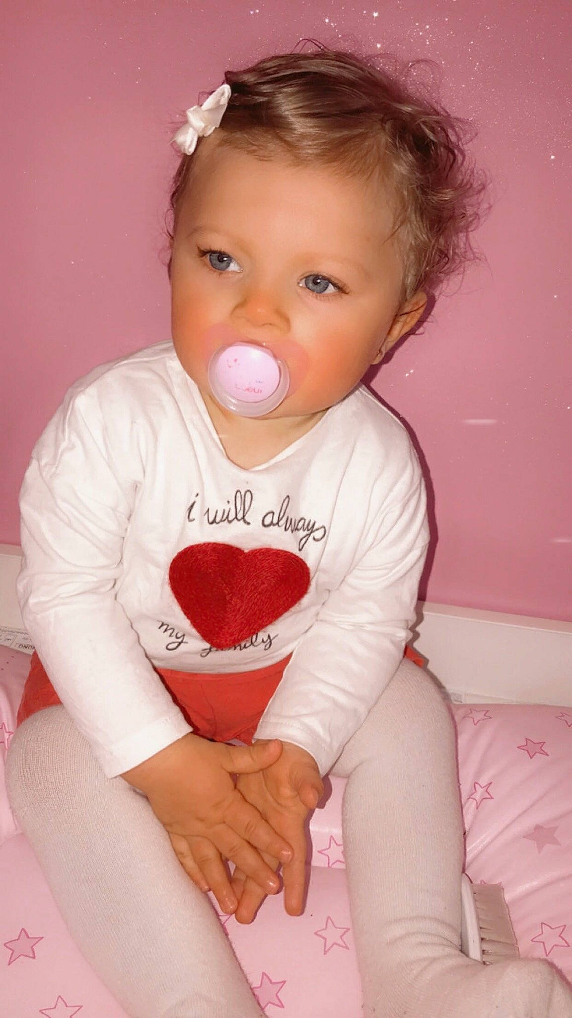 Klelya participe au concours pour gagner de l'argent avec cette photo : baby, baby_products, baby_toddler_clothing, cheek, child, child_model, lip, person, pink, product, skin, smile, toddler