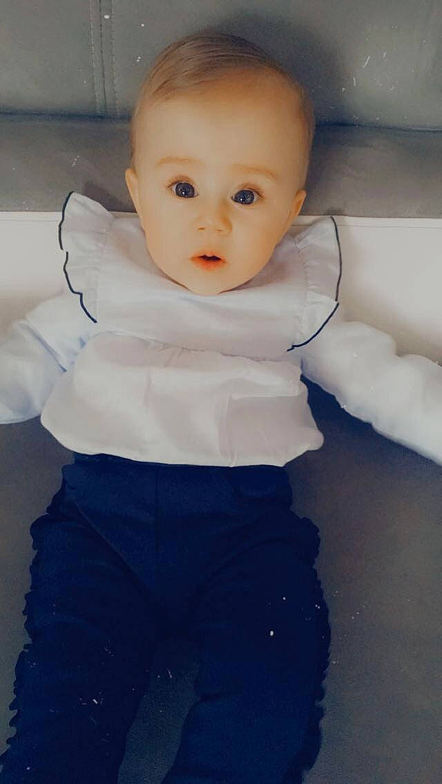 Innaya a rejoint le concours — aidez-le/la à gagner de superbes lots ! baby, baby_toddler_clothing, cheek, child, child_model, person, skin, sleeve, surprise, toddler