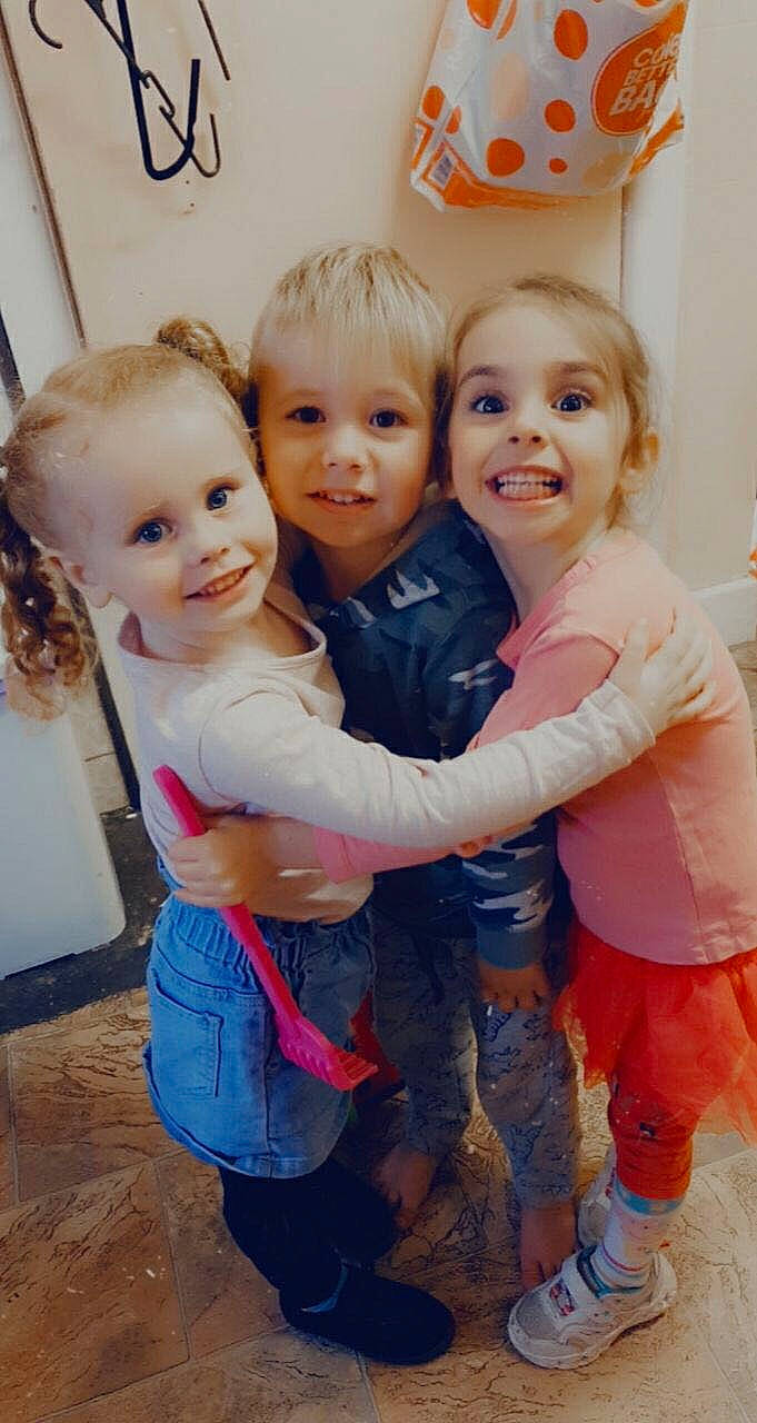 Annabell is registered to the contest to win money with this photo: baby, baby_toddler_clothing, blond, child, clothing, event, face, flooring, fun, gesture, happy, jeans, joy, person, picture_frame, pink, sitting, skin, smile, standing