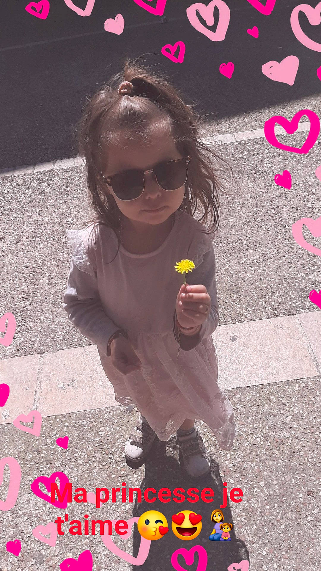 Aurelia a rejoint le concours — aidez-le/la à gagner de superbes lots ! child, cool, eyewear, glasses, person, photo_caption, photography