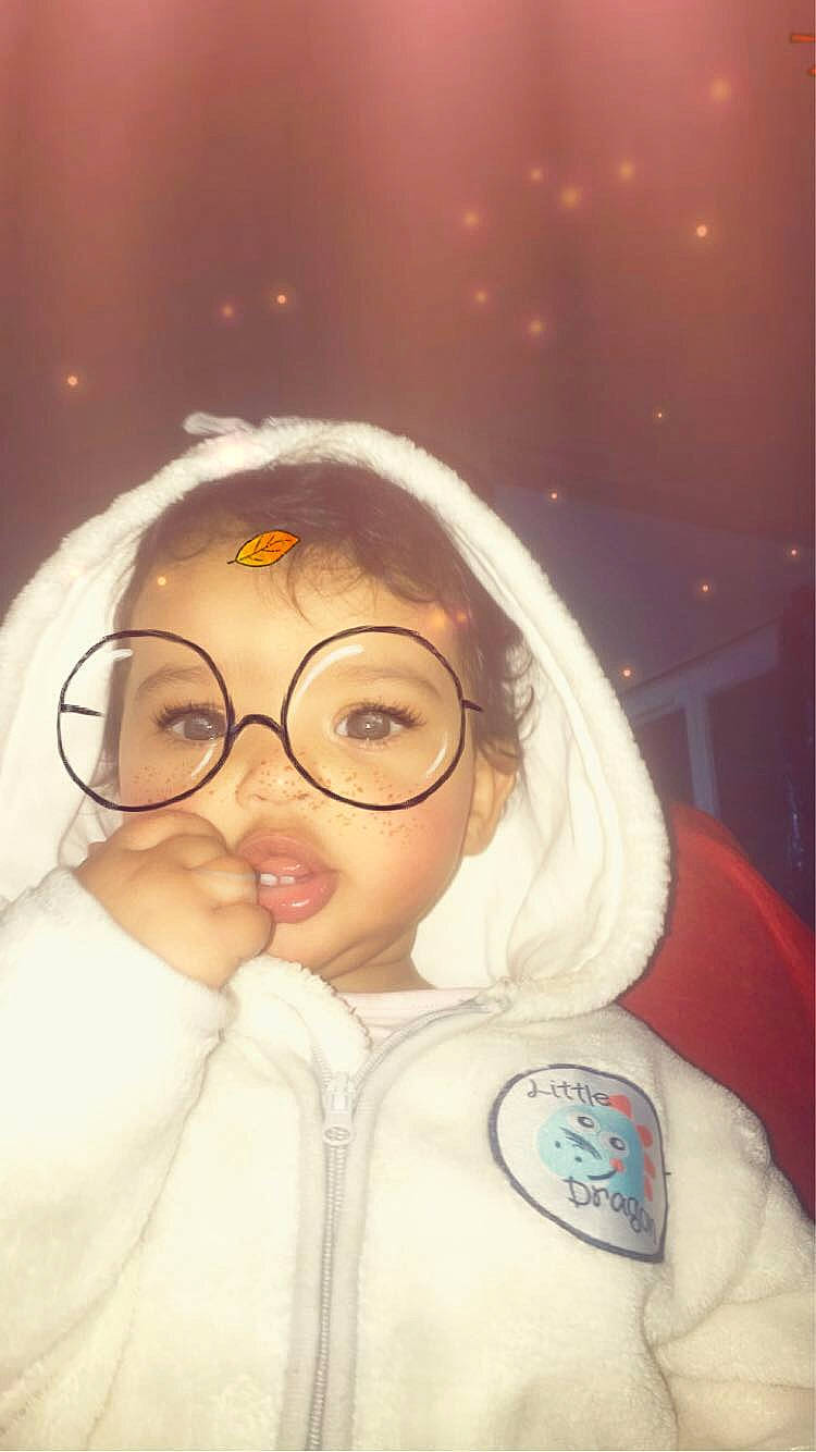 Jana a rejoint le concours — aidez-le/la à gagner de superbes lots ! cheek, child, cool, ear, eyebrow, eyewear, face, forehead, glasses, head, nose, person, photography, selfie, smile, vision_care