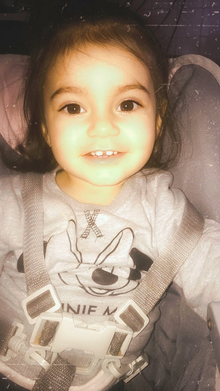 Katélina participe au concours pour gagner de l'argent avec cette photo : beauty, cheek, child, chin, cool, eye, eyebrow, face, facial_expression, forehead, fun, hair, head, iris, joy, lip, nose, person, portrait, skin