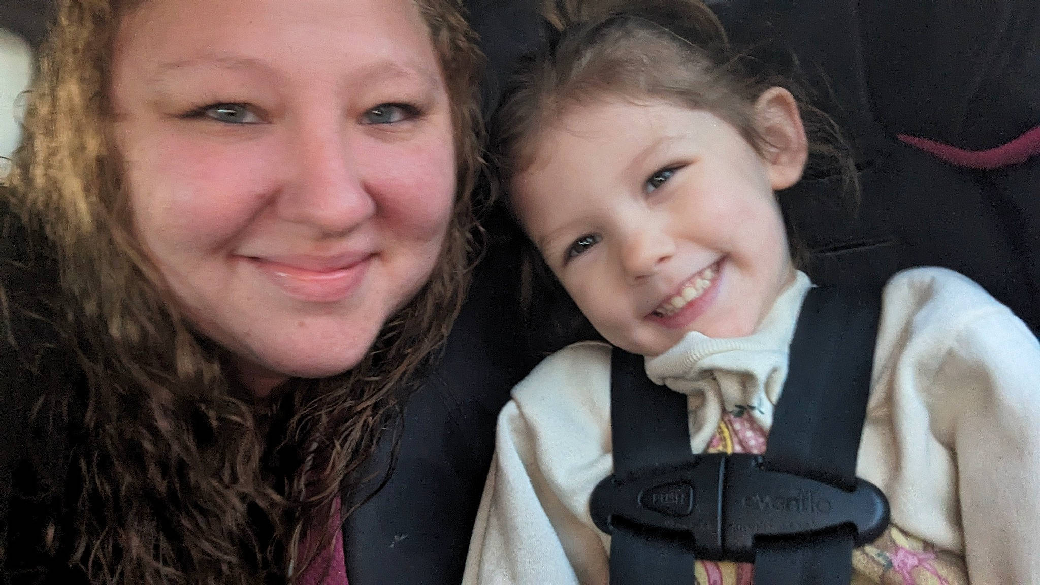 Hazel is registered to the contest to win money with this photo: cheek, chin, event, eye, eyebrow, eyelash, facial_expression, flash_photography, formal_wear, friendship, fun, gesture, hairstyle, happy, iris, joy, lip, nose, person, skin