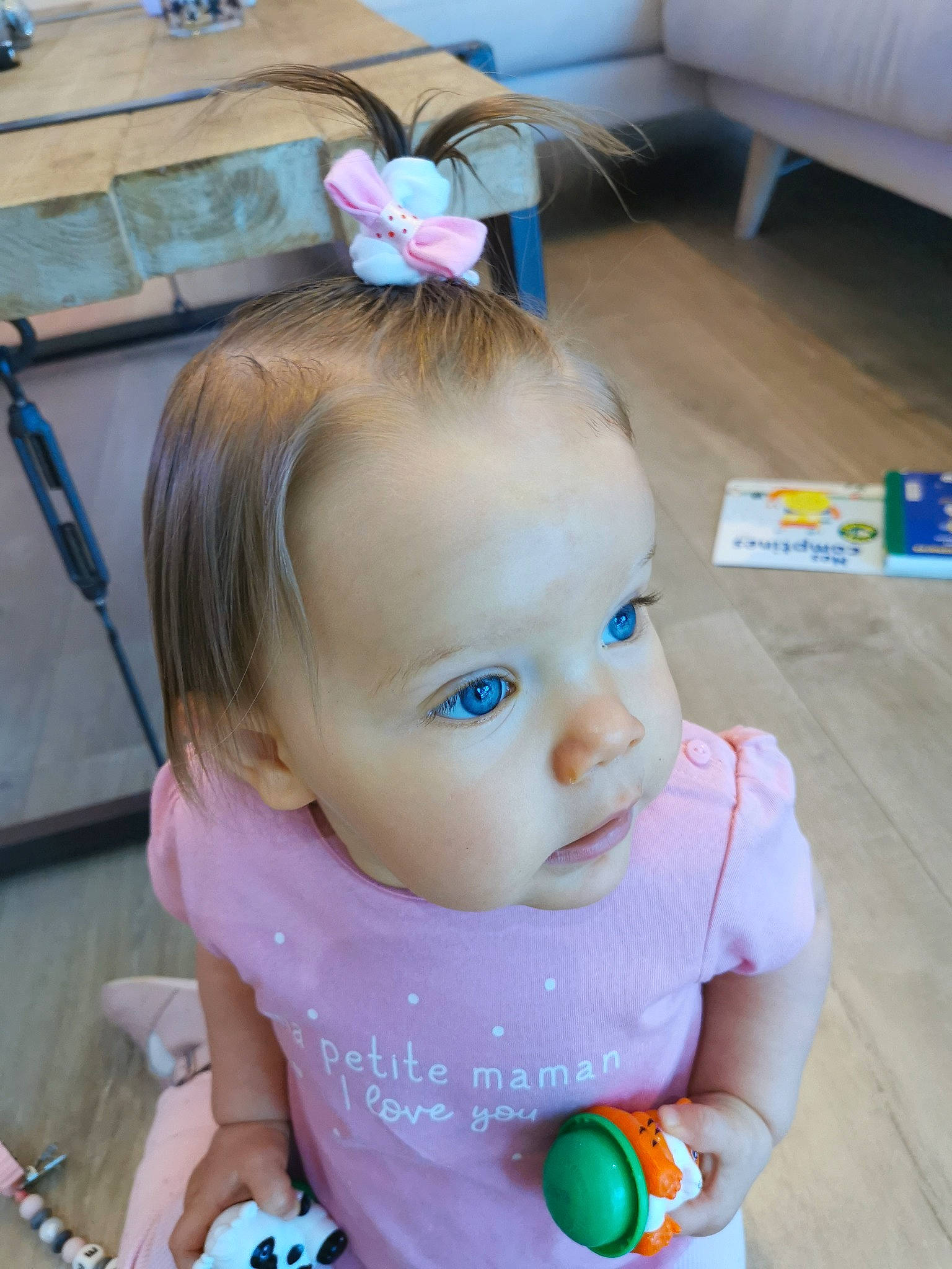 Calie participe au concours pour gagner de l'argent avec cette photo : baby, cheek, child, ear, fashion_accessory, hair, hair_accessory, head, neck, person, play, skin, toddler