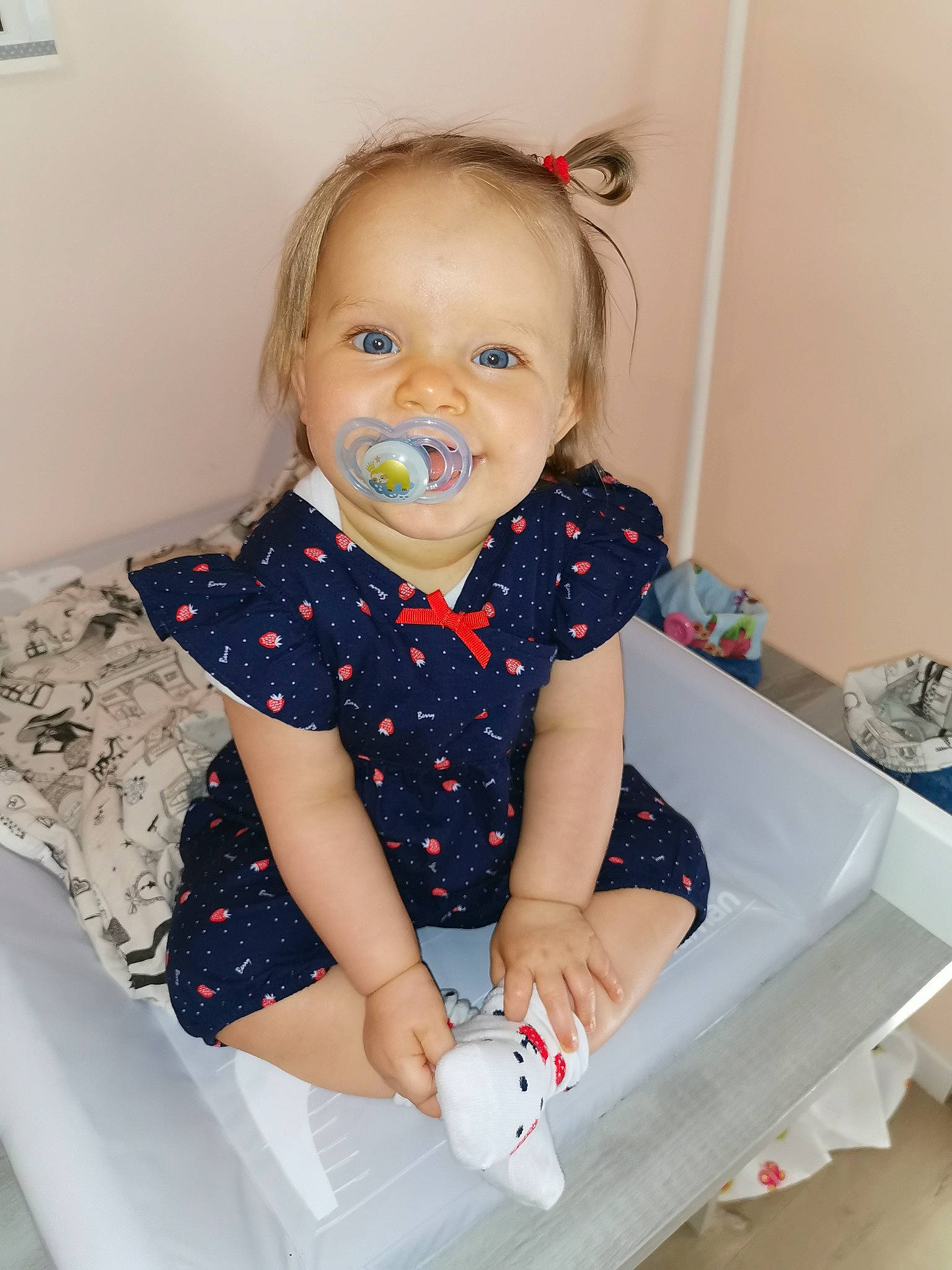 Calie participe au concours pour gagner de l'argent avec cette photo : baby, baby_products, baby_toddler_clothing, cheek, child, person, skin, toddler