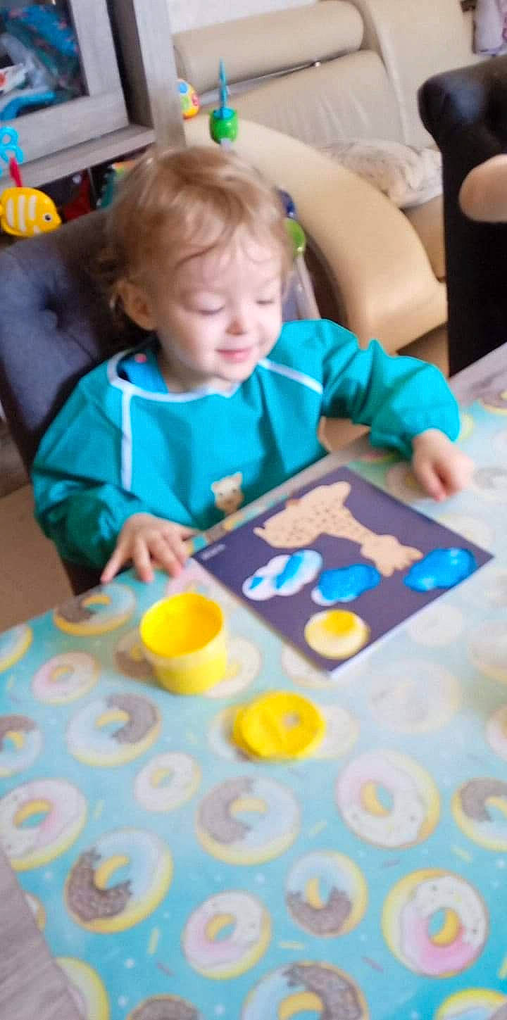 Nohlana a rejoint le concours — aidez-le/la à gagner de superbes lots ! adaptation, art, baby, chair, child, face, fun, head, indoor_games_and_sports, leisure, person, photograph, recreation, room, sharing, snapshot, t_shirt, table, toddler, wood