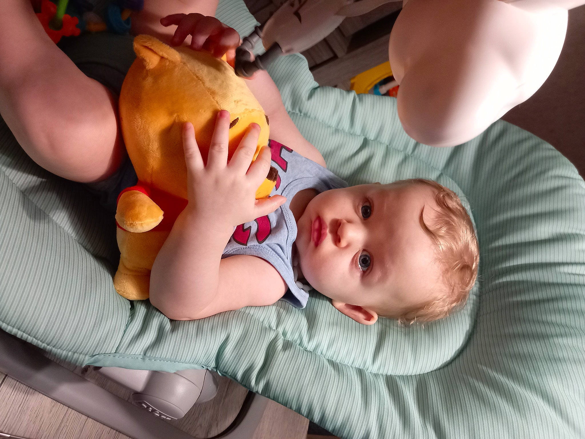 Williams a rejoint le concours — aidez-le/la à gagner de superbes lots ! abdomen, baby, baby_products, baby_toddler_clothing, cheek, child, comfort, event, finger, fun, gesture, happy, mouth, nail, person, room, skin, smile, thumb, toddler