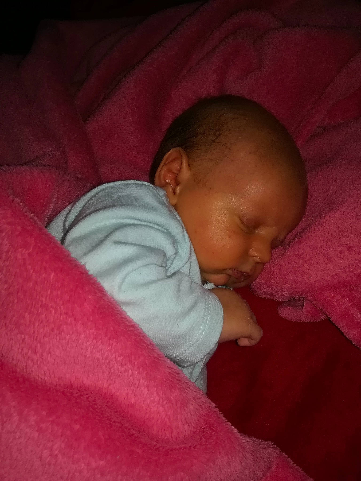 Mathéo participe au concours pour gagner de l'argent avec cette photo : baby, bedtime, birth, cheek, child, comfort, eye, finger, hand, lip, mouth, nap, nose, person, pink, skin, sleep, toddler