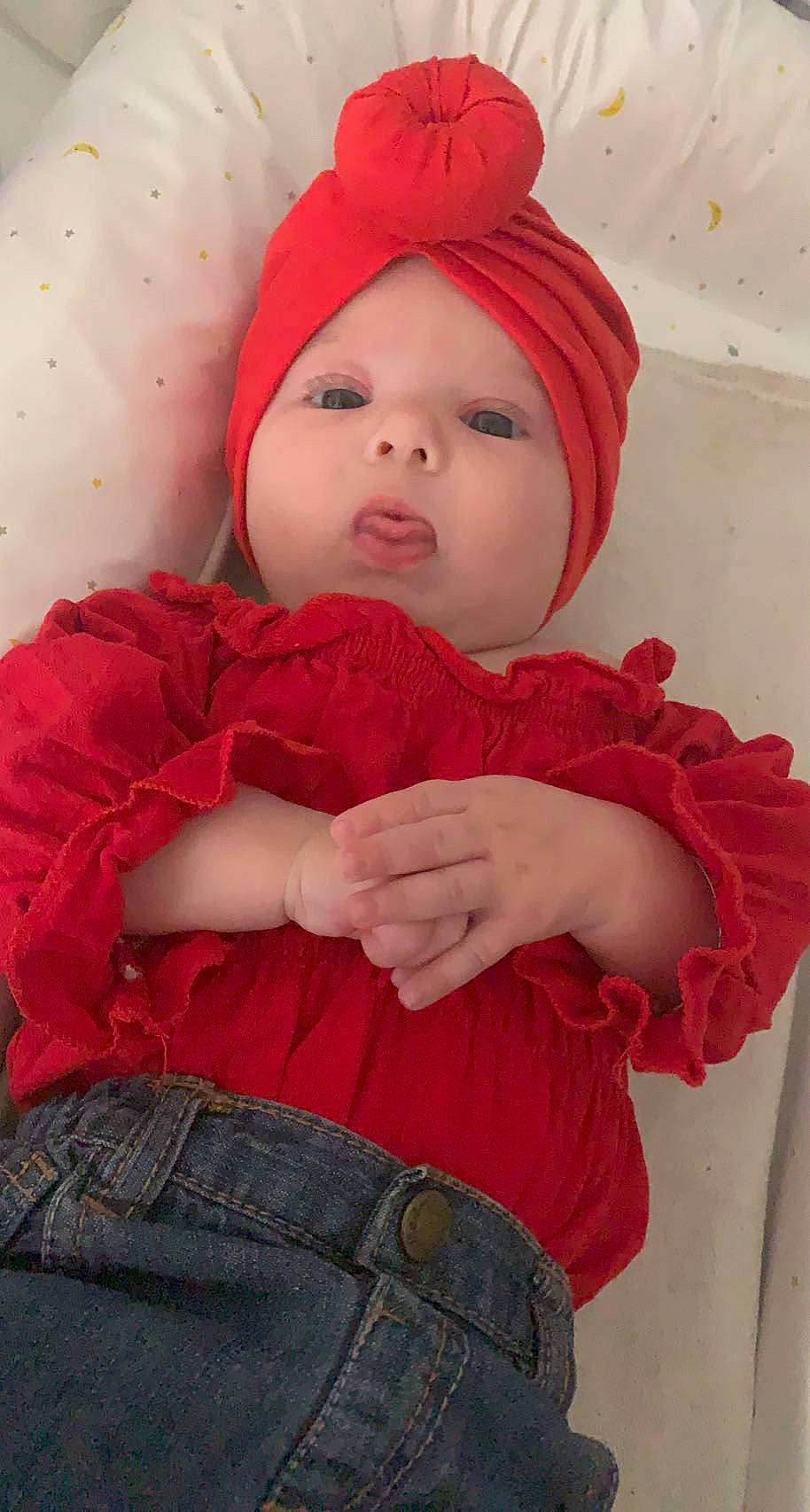 Miyah a rejoint le concours — aidez-le/la à gagner de superbes lots ! baby, baby_toddler_clothing, cap, cheek, clothing, comfort, denim, eye, head, headwear, human_body, knit_cap, lip, magenta, outerwear, person, pink, skin, sleeve, textile