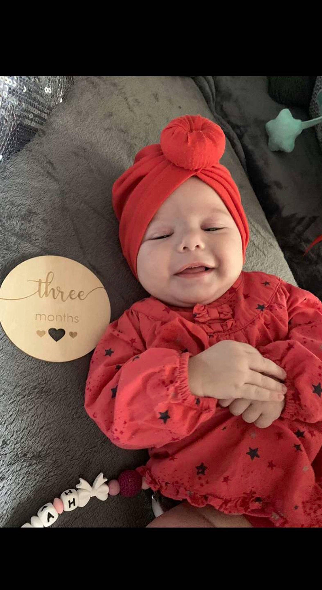 Miyah a rejoint le concours — aidez-le/la à gagner de superbes lots ! baby, baby_toddler_clothing, cap, cheek, eye, face, facial_expression, happy, head, headgear, headwear, human_body, knit_cap, lip, person, pink, product, skin, smile, textile