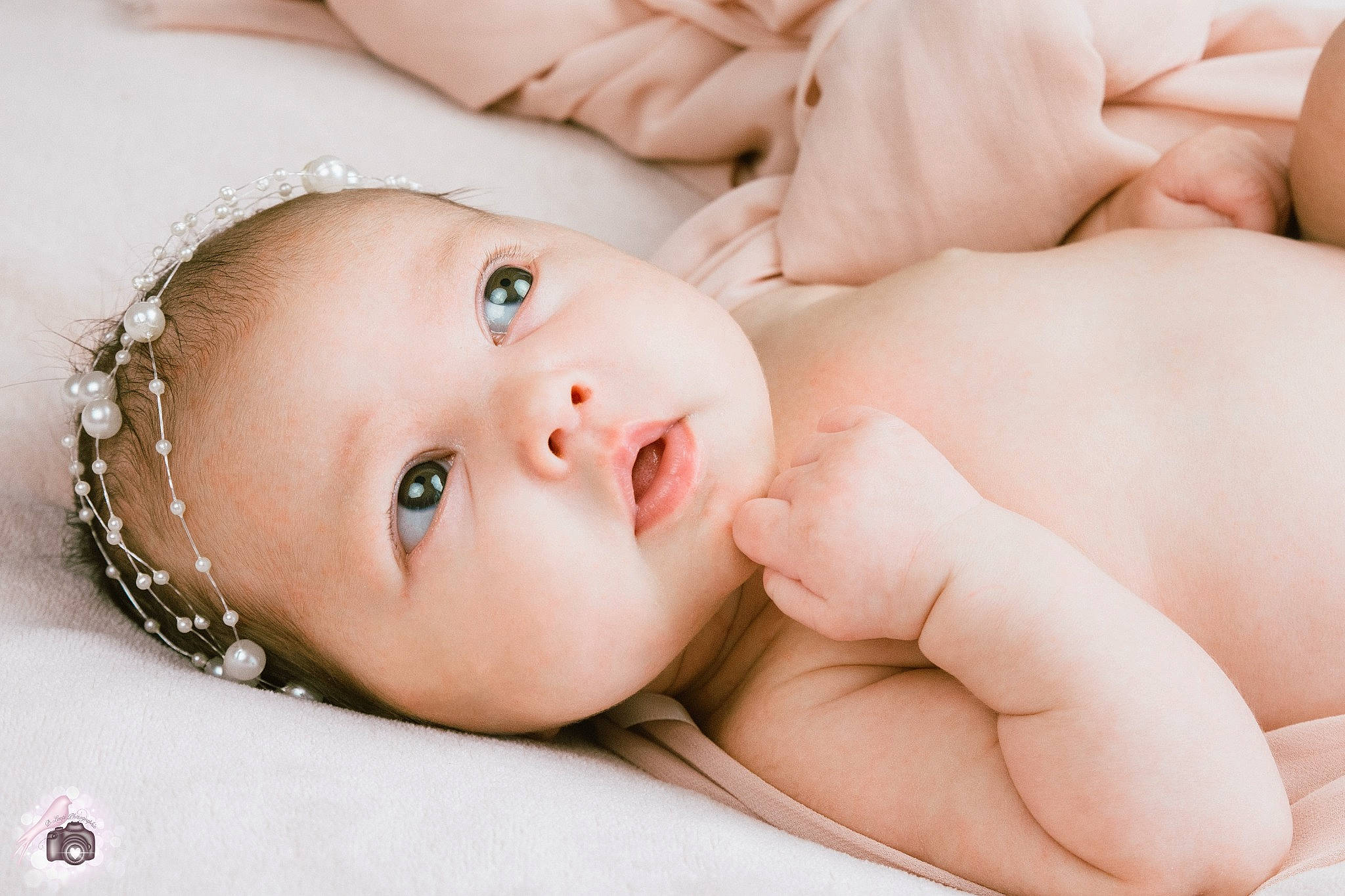 Albane participe au concours pour gagner de l'argent avec cette photo : baby, baby_toddler_clothing, cheek, child, chin, close_up, comfort, eye, eyebrow, eyelash, face, flash_photography, happy, head, iris, lip, mouth, people, person, skin