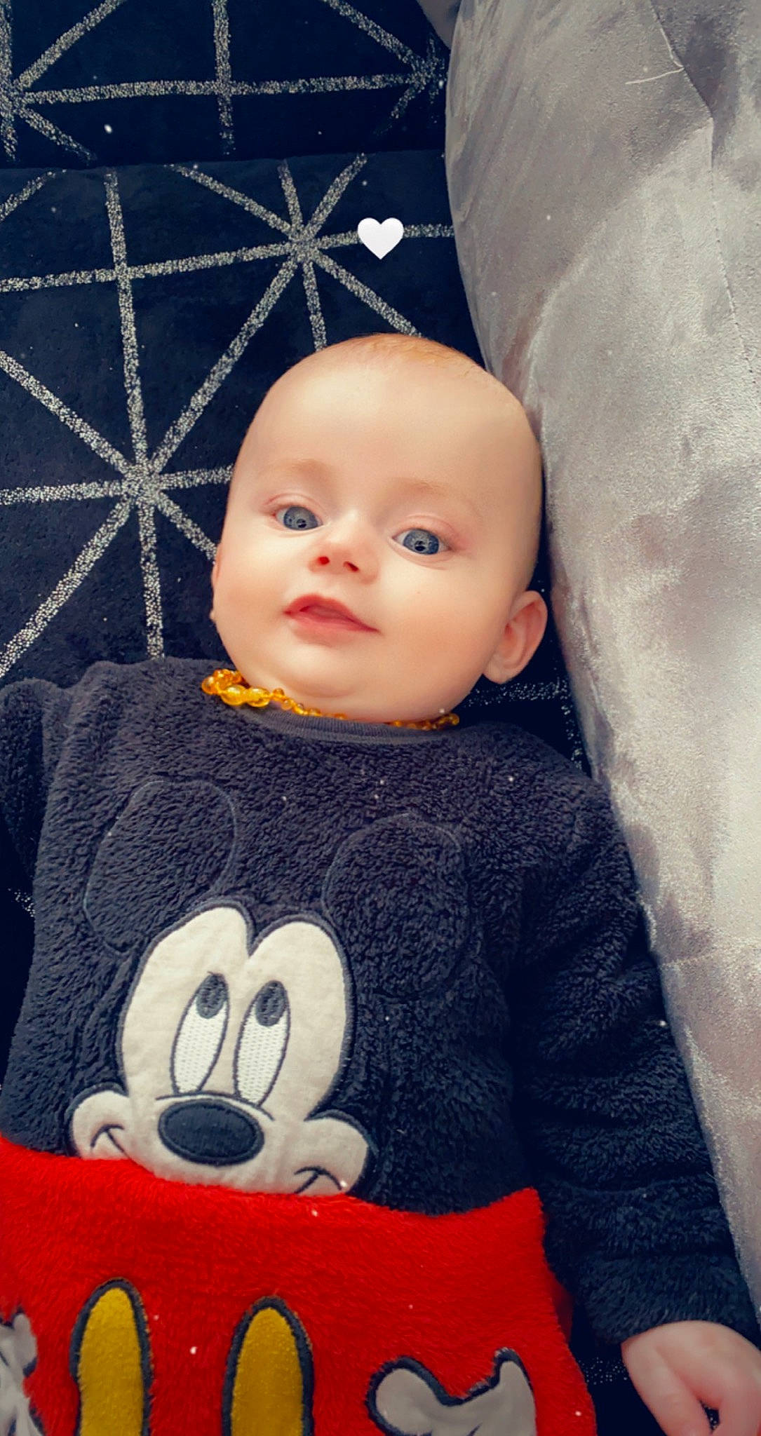 Soane participe au concours pour gagner de l'argent avec cette photo : baby, baby_toddler_clothing, cheek, child, comfort, eye, eyebrow, hairstyle, head, iris, lip, mouth, nose, outerwear, person, product, skin, sleeve, t_shirt, textile