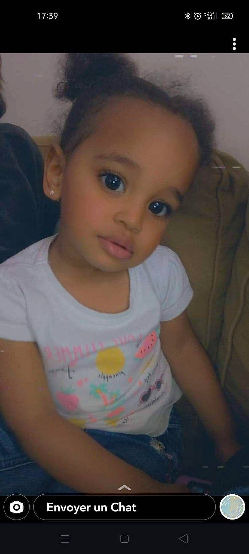 Leyla participe au concours pour gagner de l'argent avec cette photo : cheek, chin, ear, eye, eyebrow, eyelash, face, forehead, hair, head, iris, jaw, lip, mouth, neck, nose, organ, person, skin, sleeve